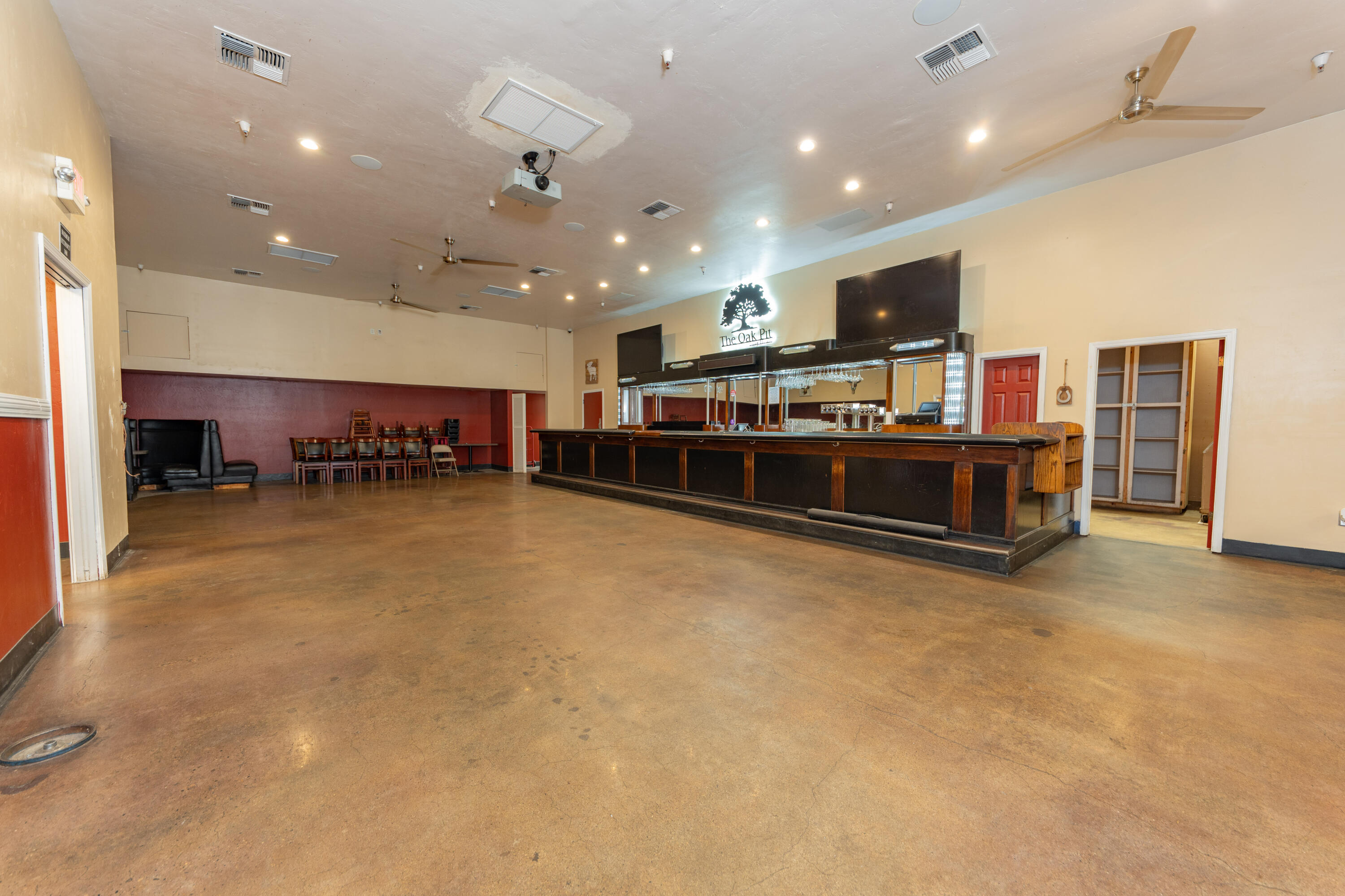 615 N Main St, Porterville, CA 93257