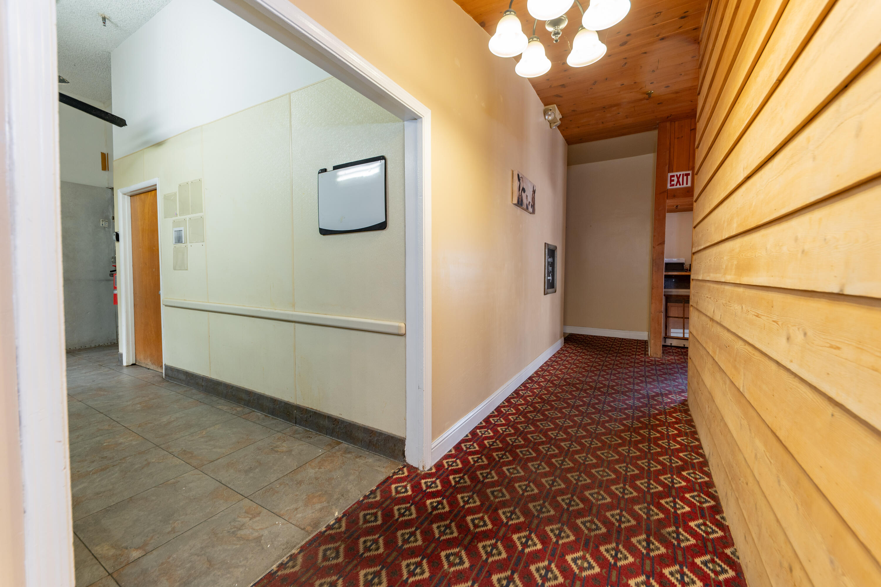 615 N Main St, Porterville, CA 93257