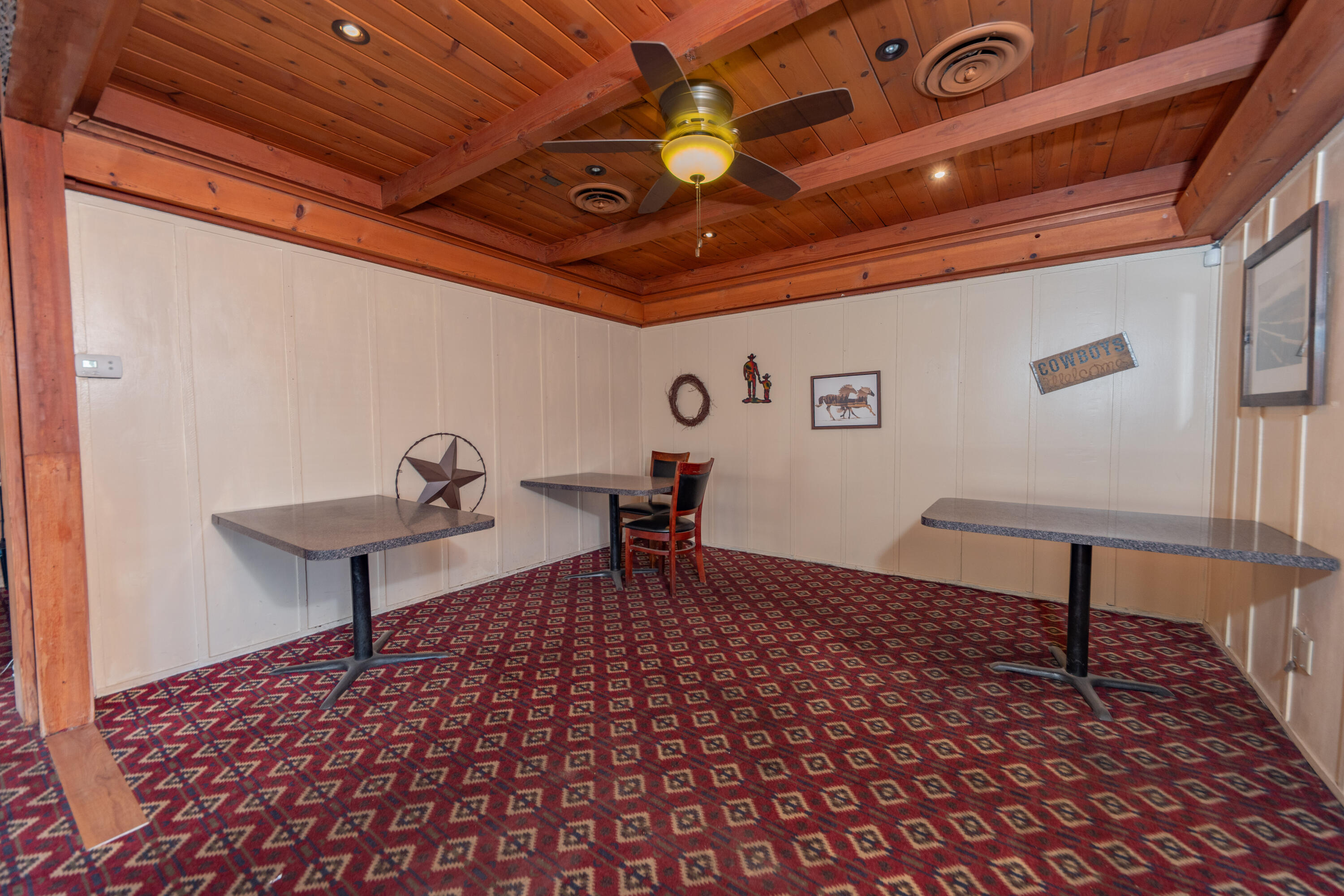 615 N Main St, Porterville, CA 93257