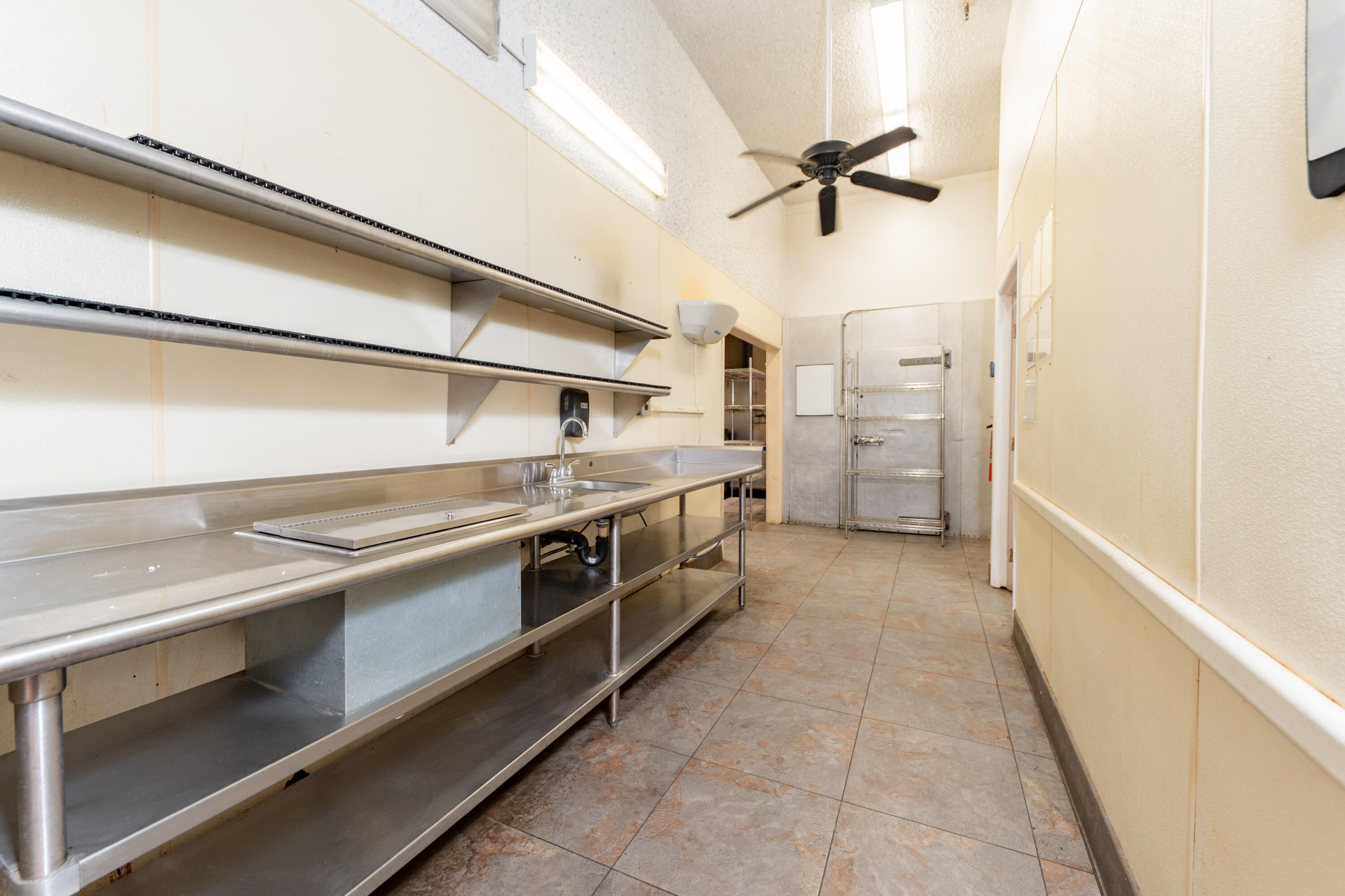 615 N Main St, Porterville, CA 93257