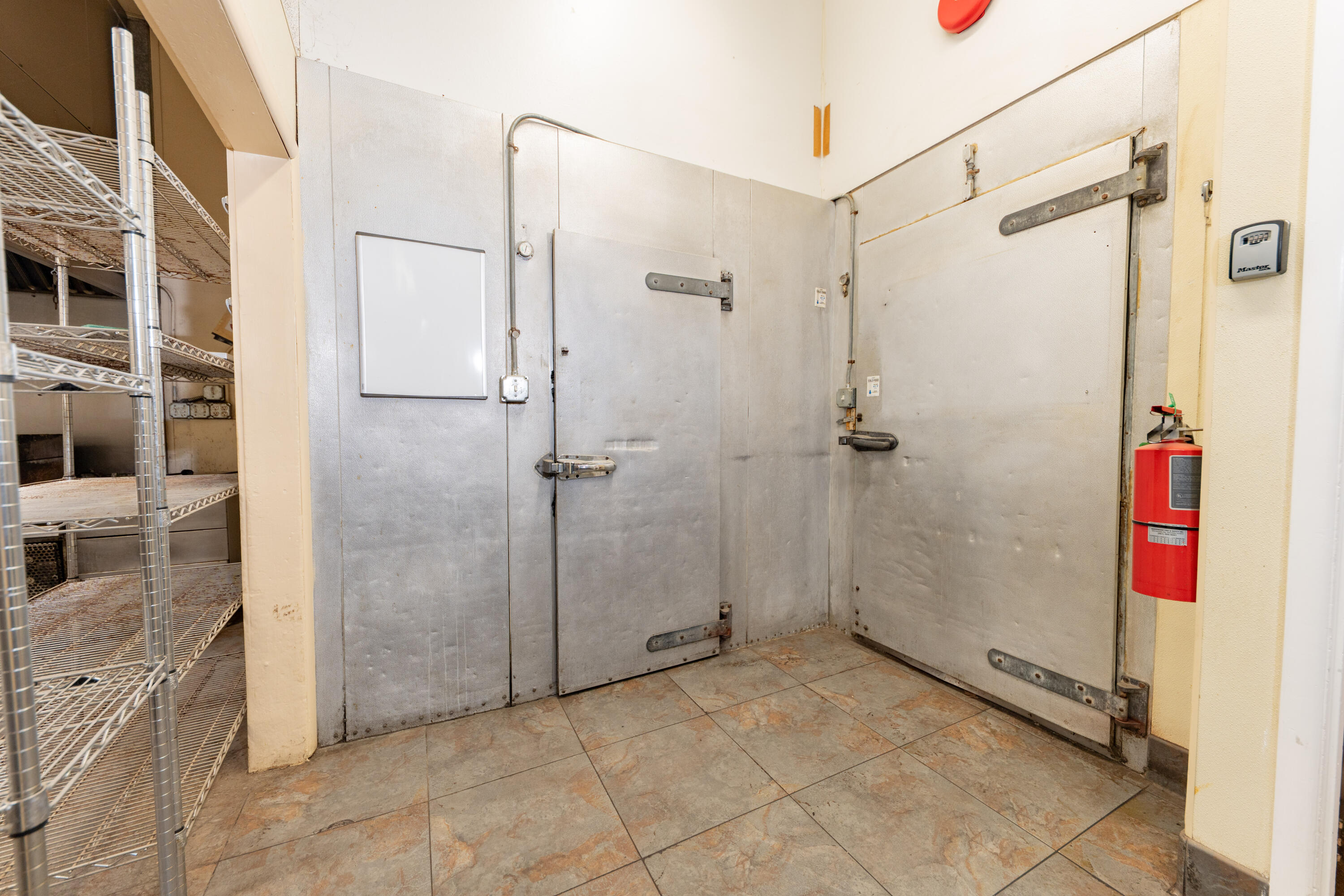 615 N Main St, Porterville, CA 93257