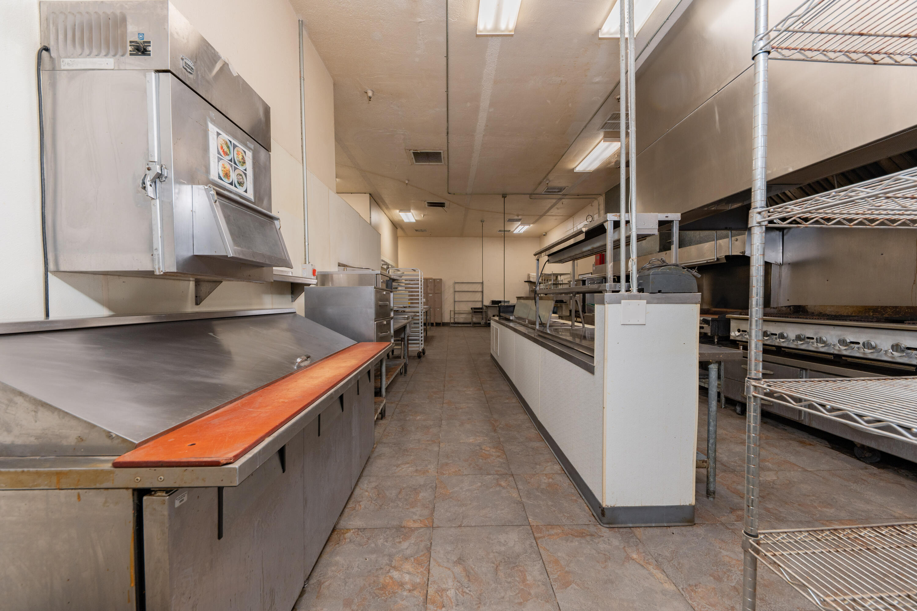 615 N Main St, Porterville, CA 93257