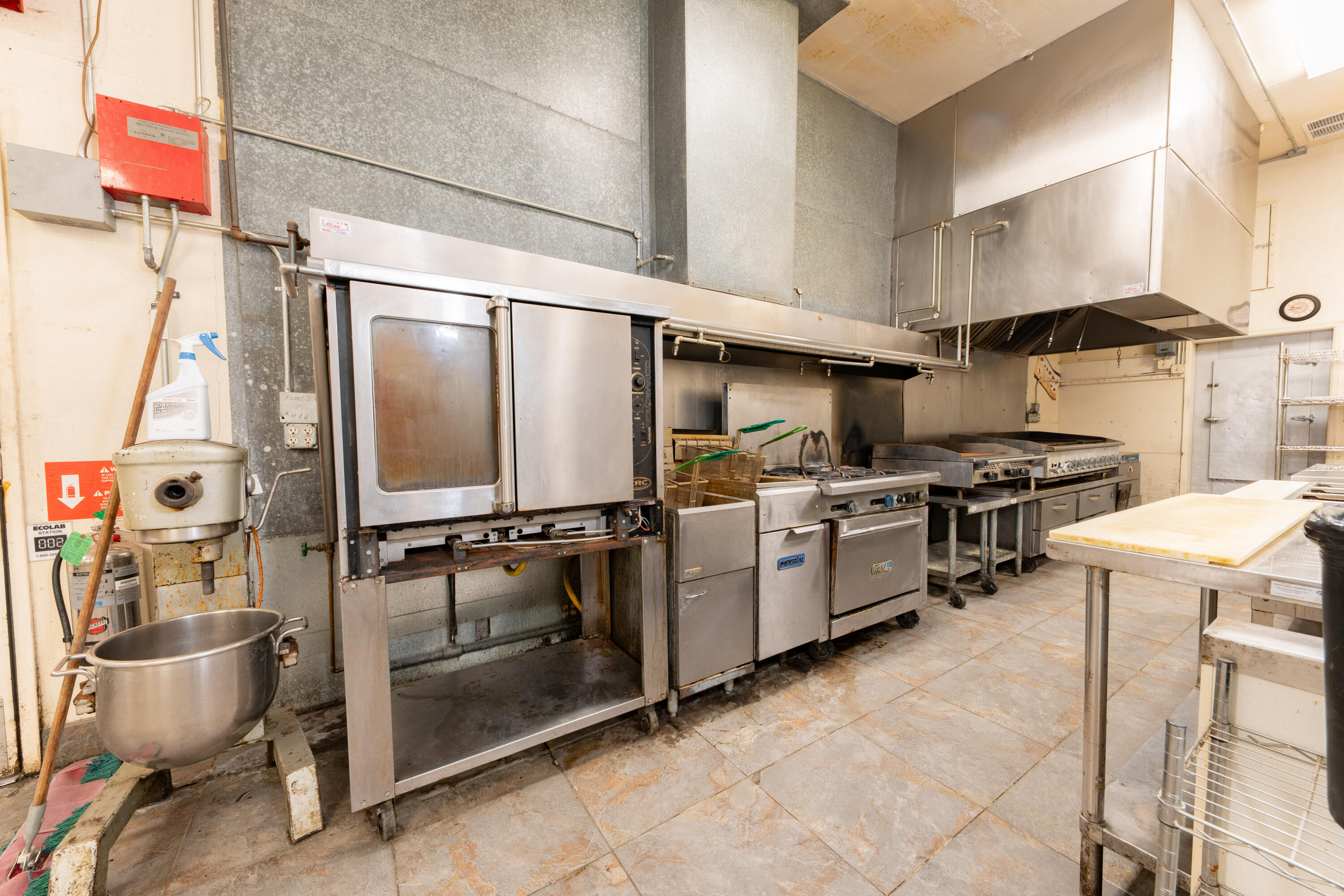 615 N Main St, Porterville, CA 93257