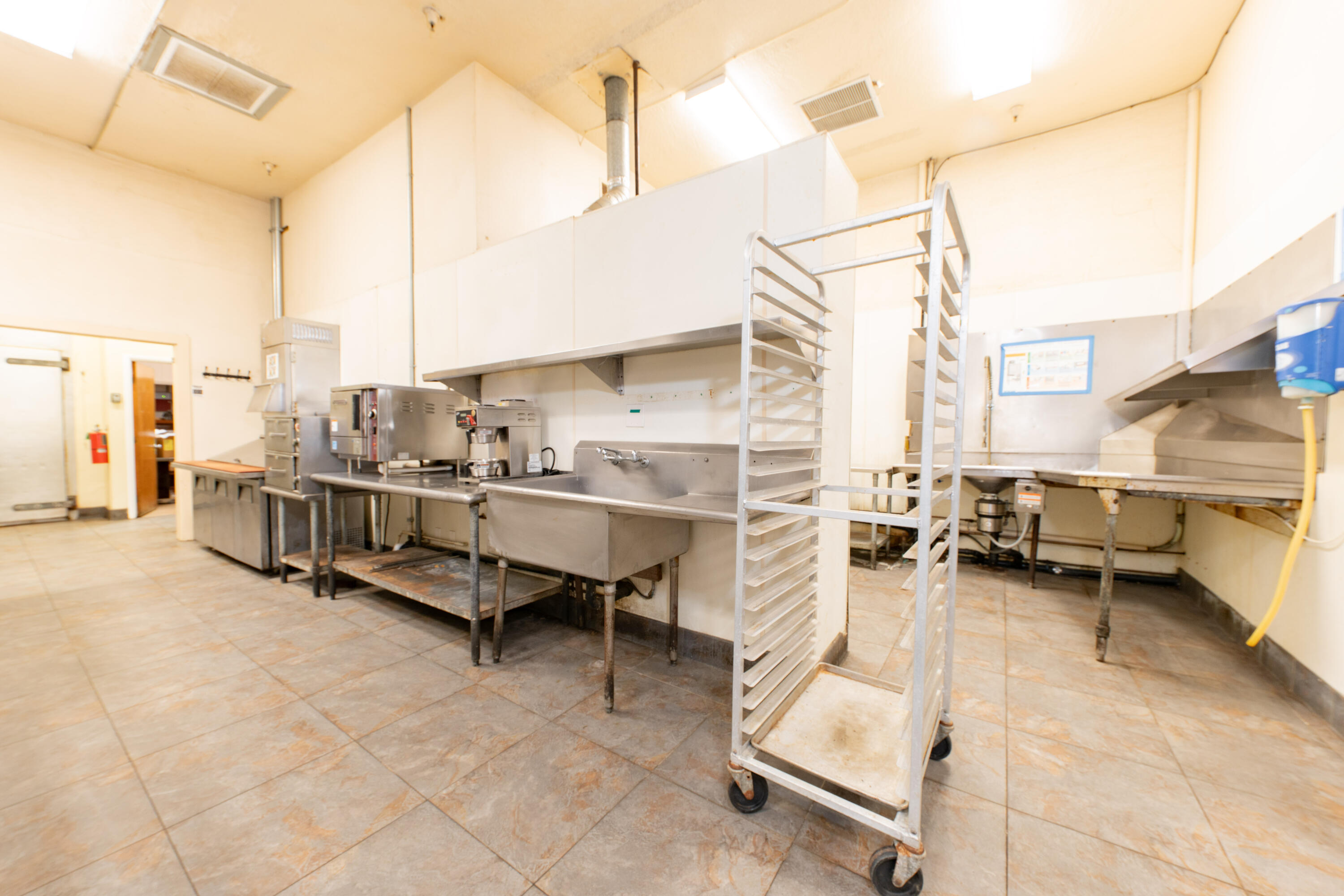 615 N Main St, Porterville, CA 93257