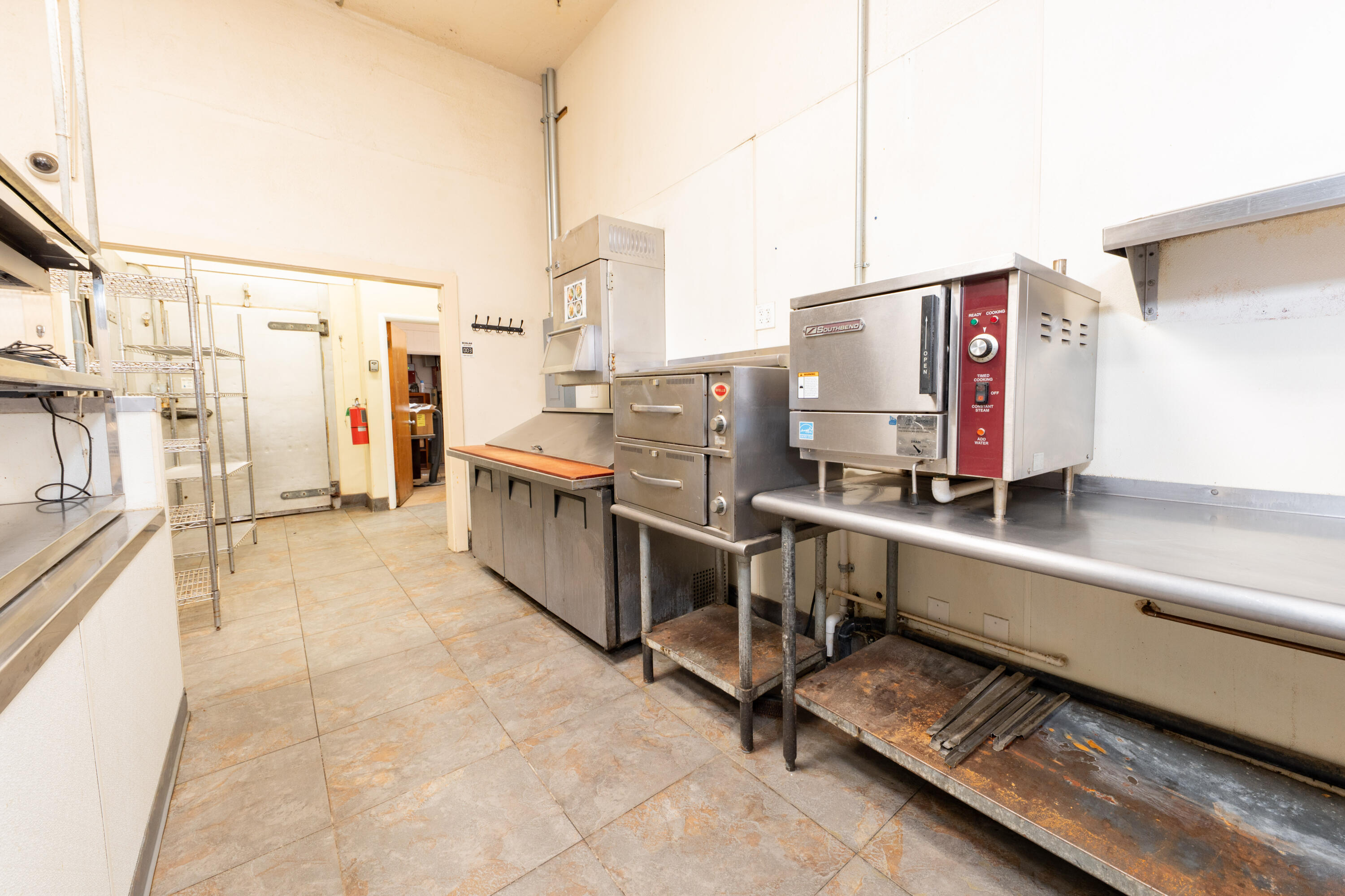 615 N Main St, Porterville, CA 93257