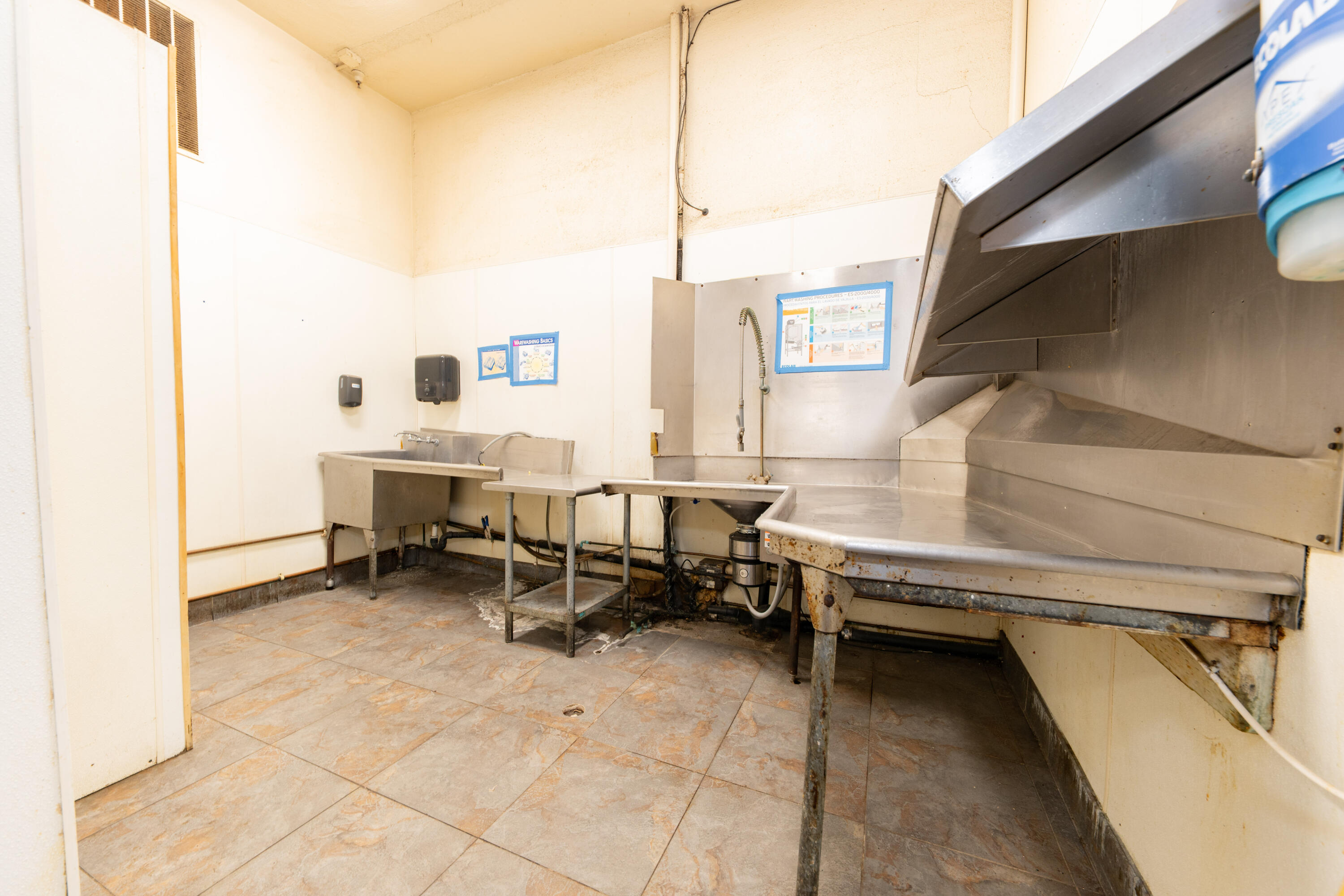 615 N Main St, Porterville, CA 93257