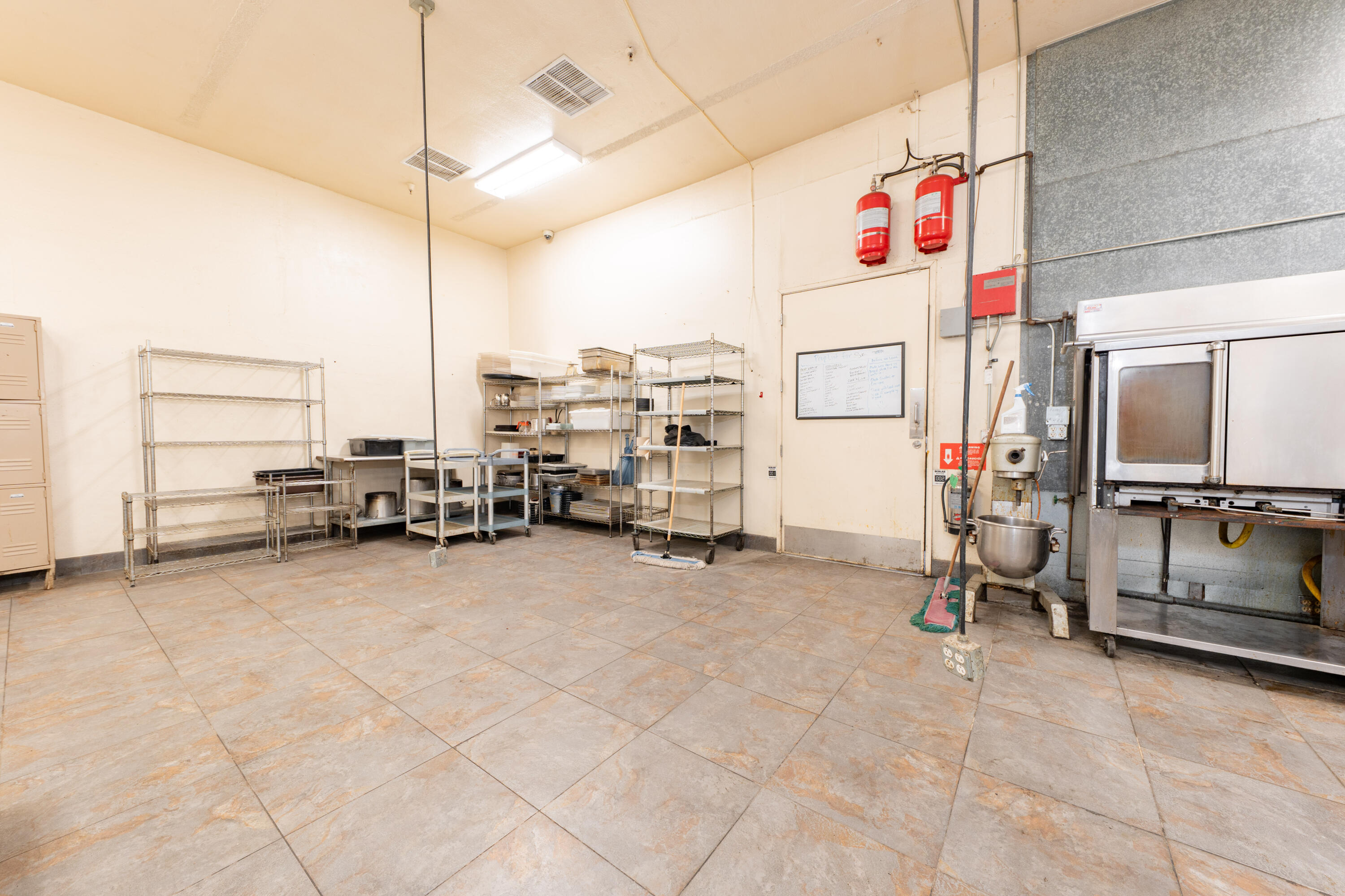 615 N Main St, Porterville, CA 93257
