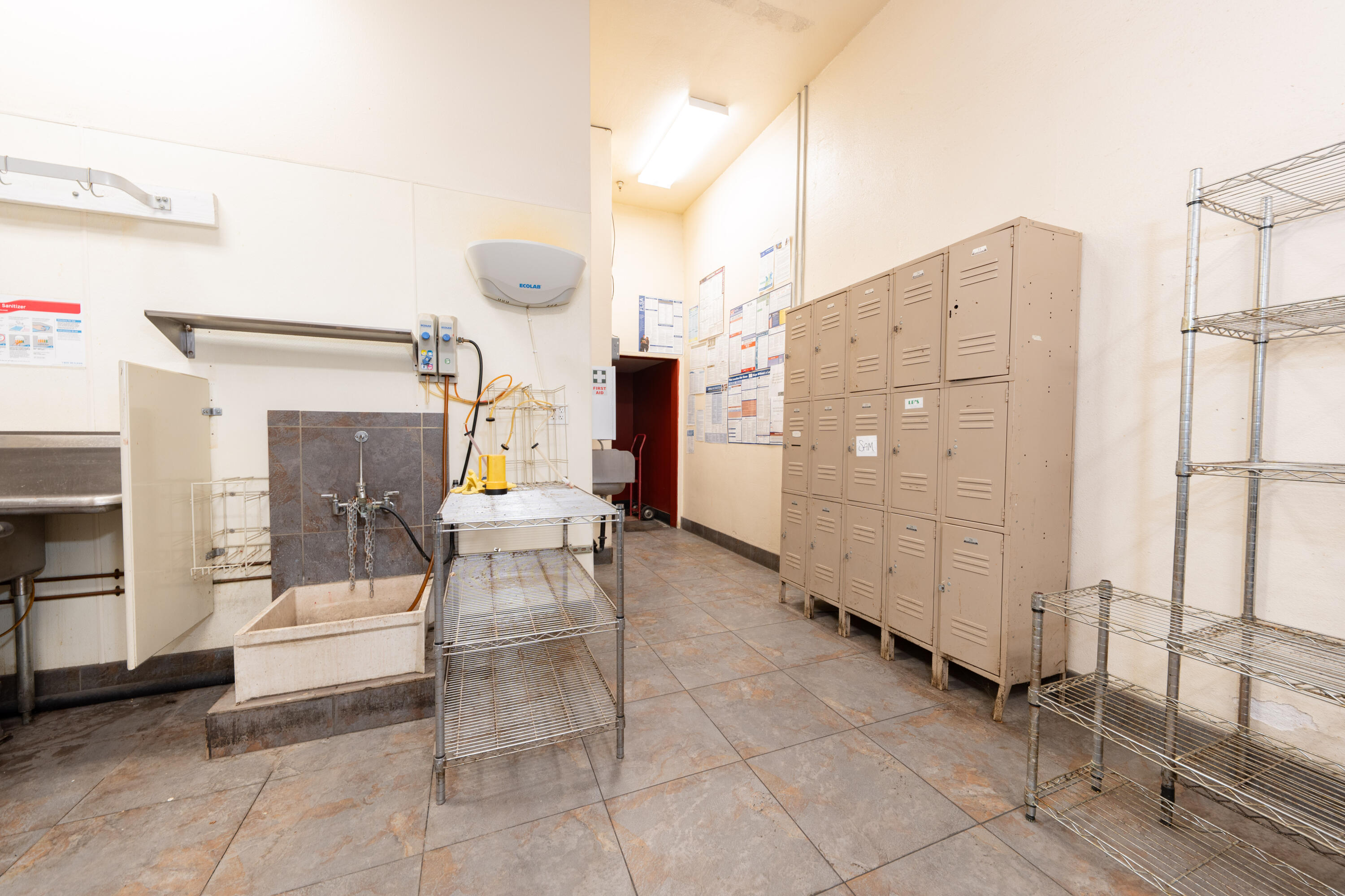 615 N Main St, Porterville, CA 93257