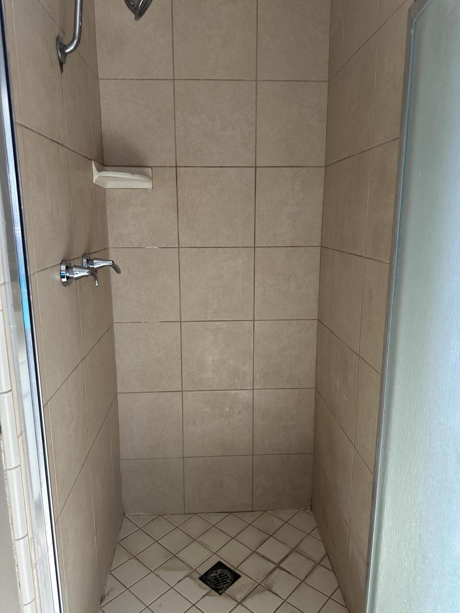 336 Lindale St #1, Porterville, CA 93257