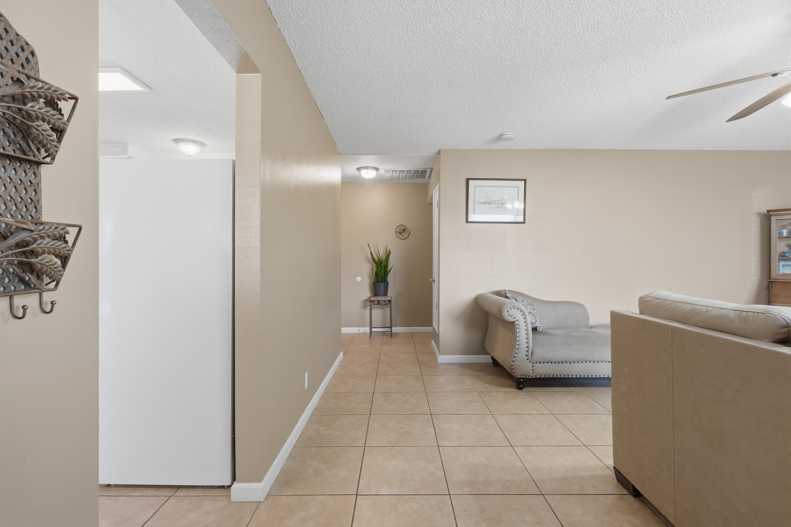 1435 Davis St, Hanford, CA 93230