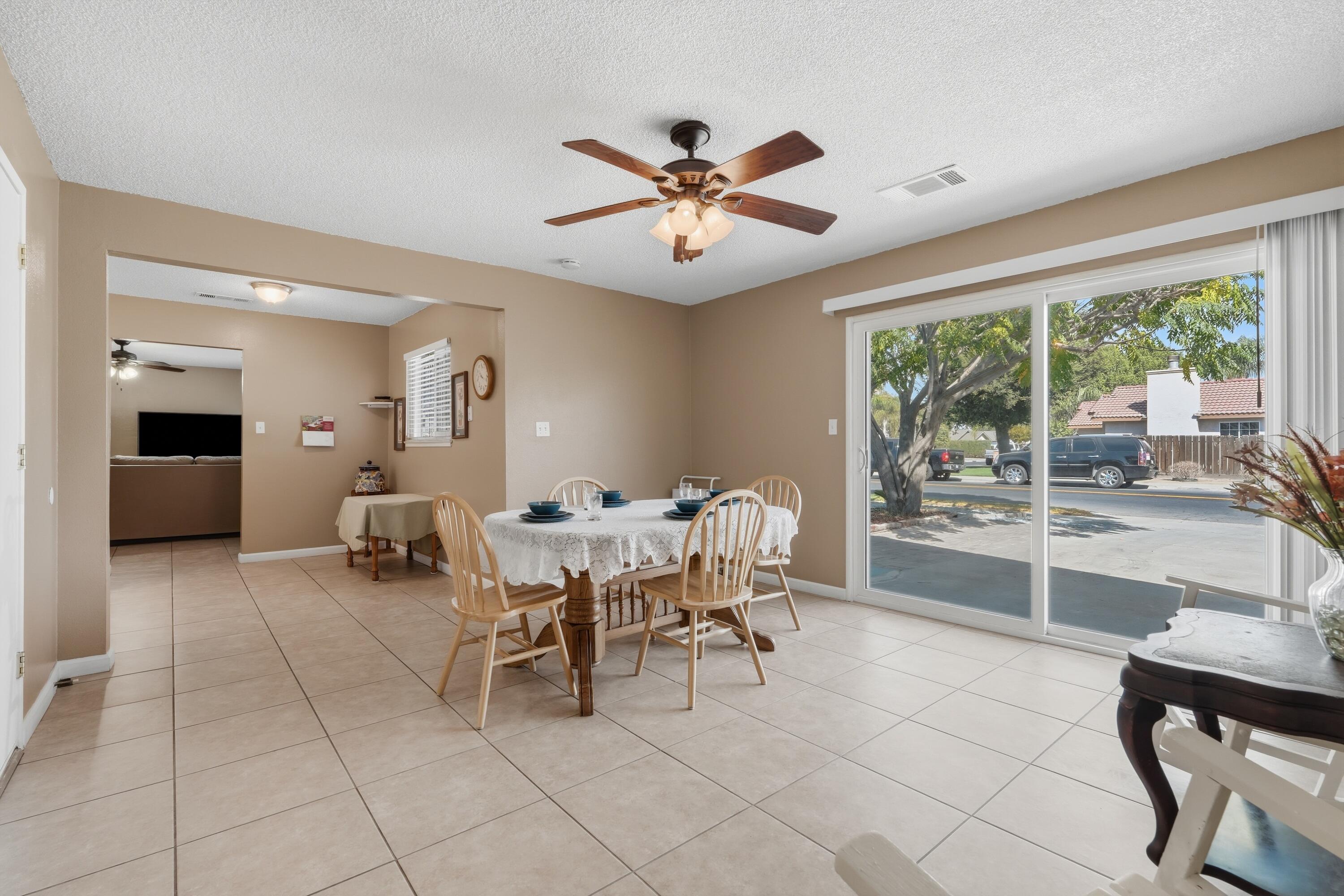 1435 Davis St, Hanford, CA 93230