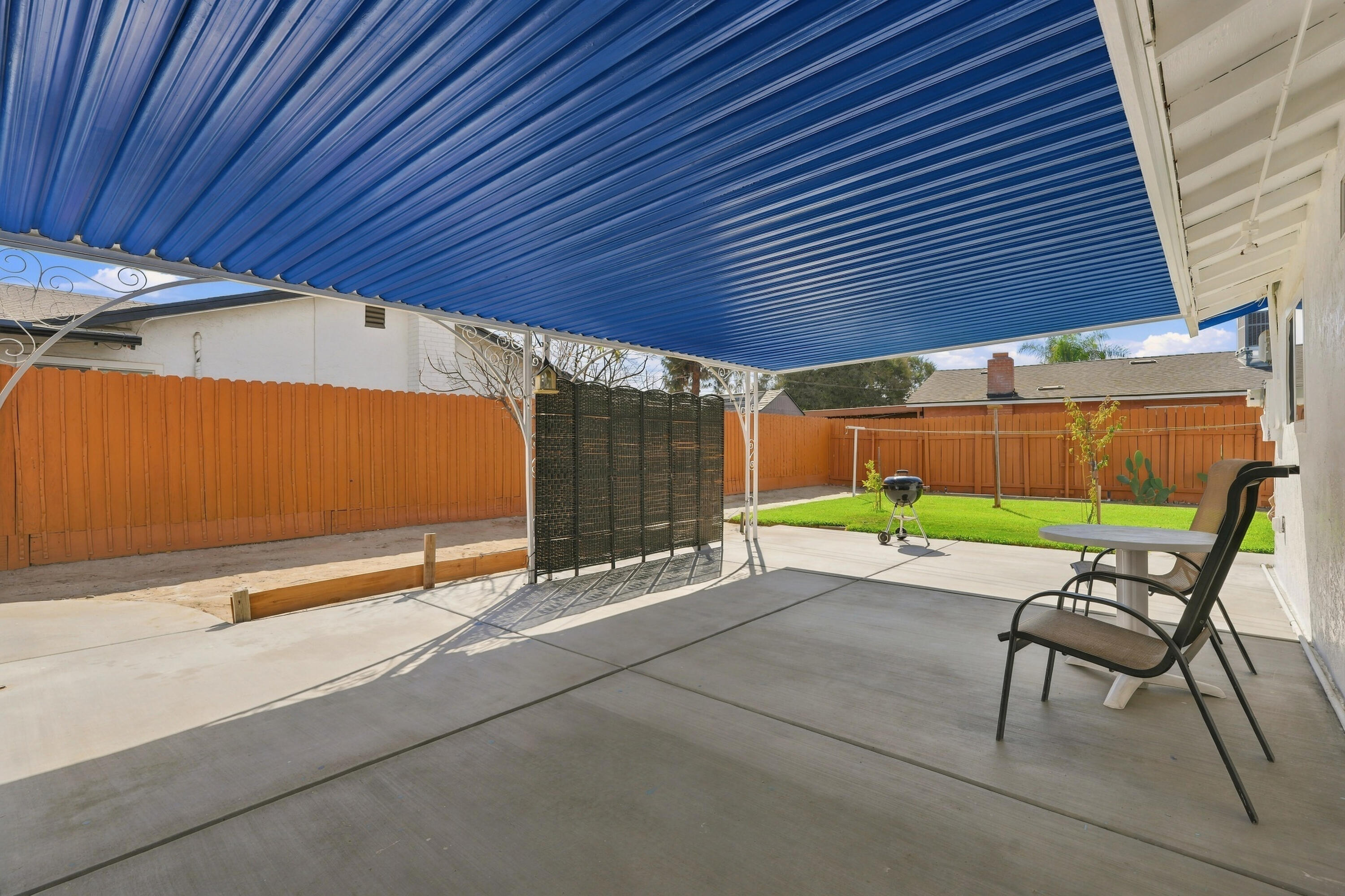 1435 Davis St, Hanford, CA 93230