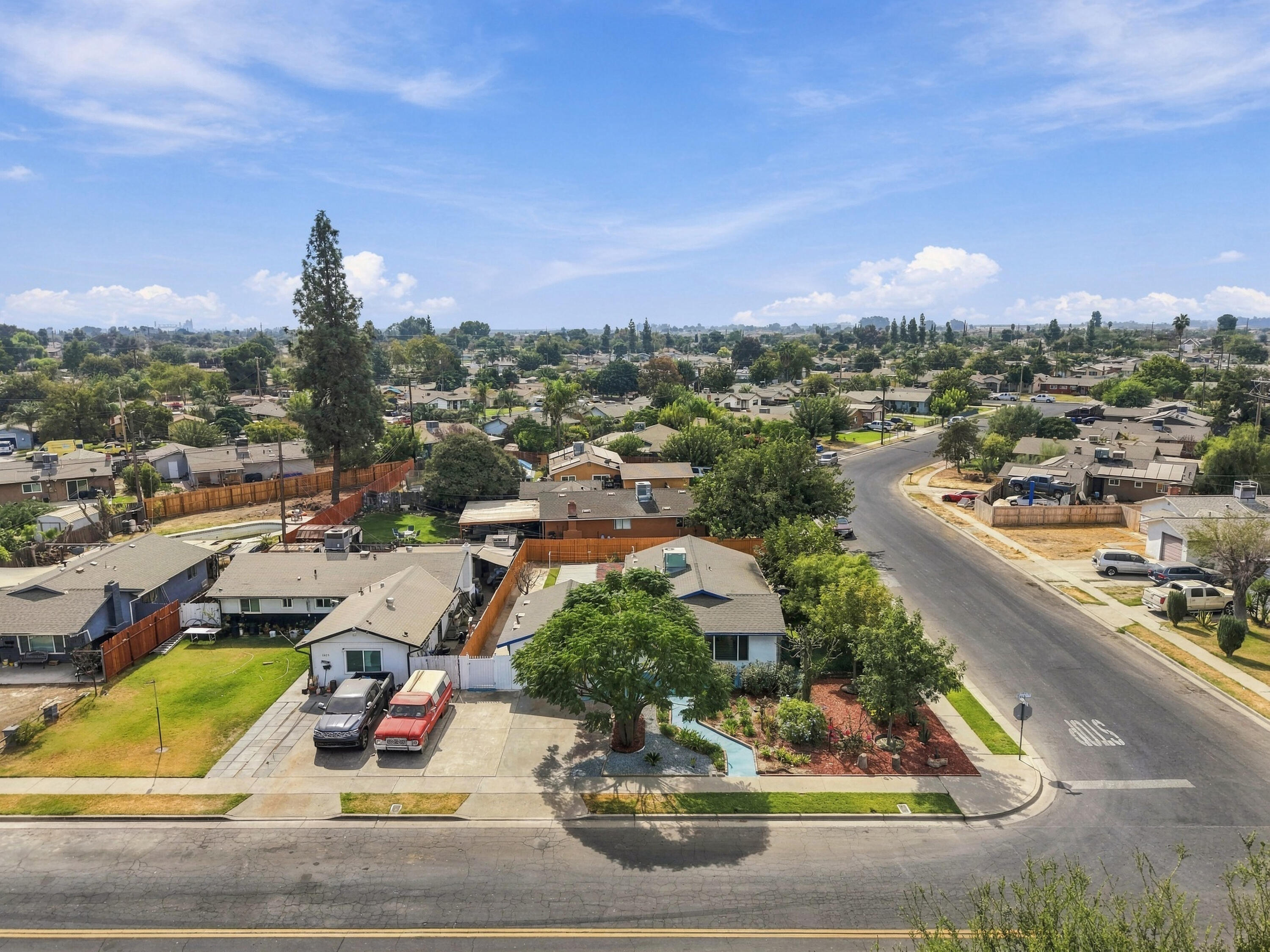 1435 Davis St, Hanford, CA 93230