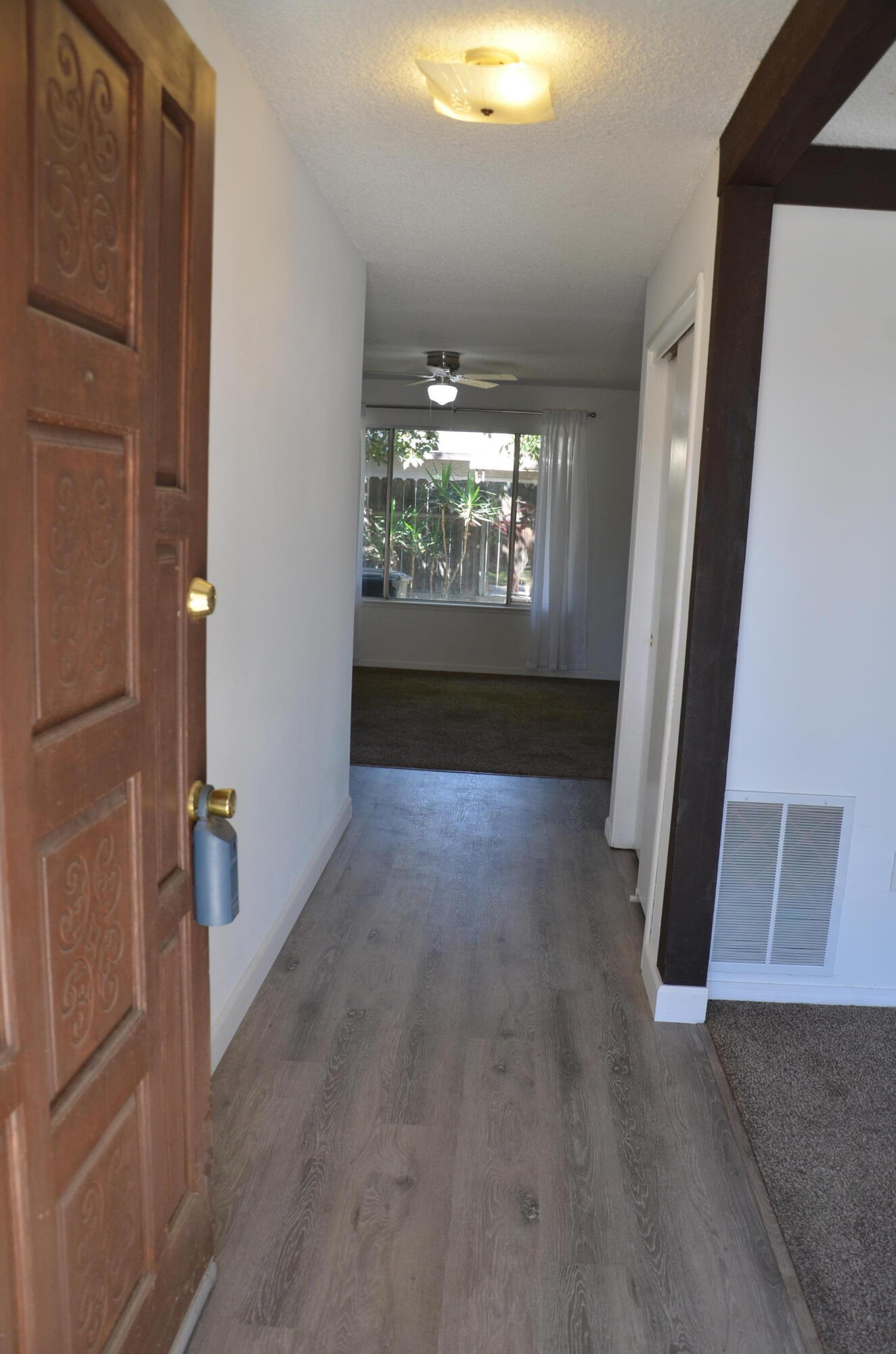 1700 W La Vida Ave, Visalia, CA 93277