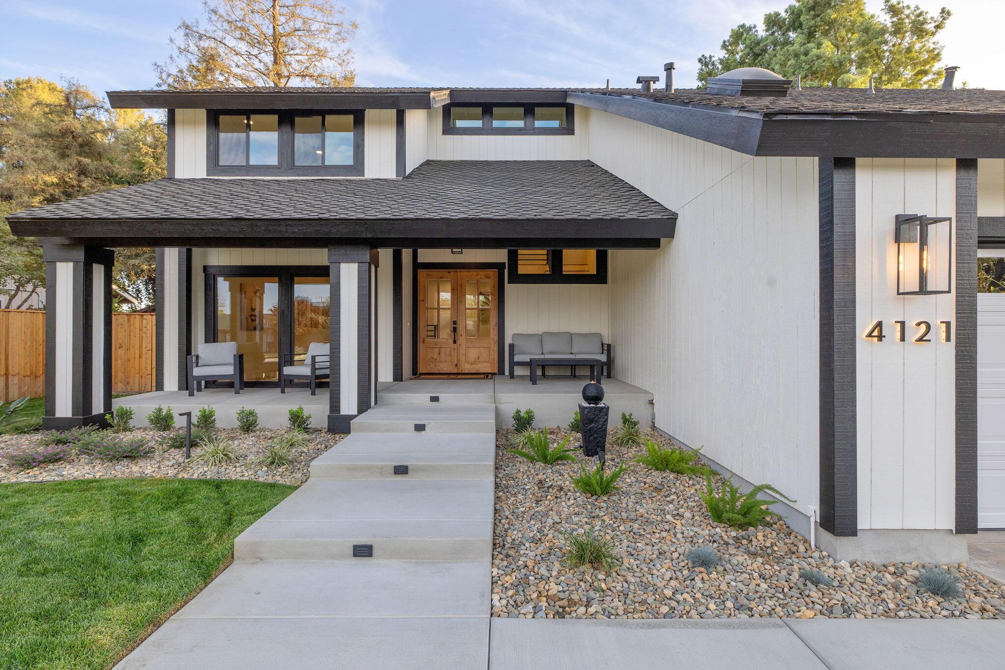 4121 W Grove Ct, Visalia, CA 93291
