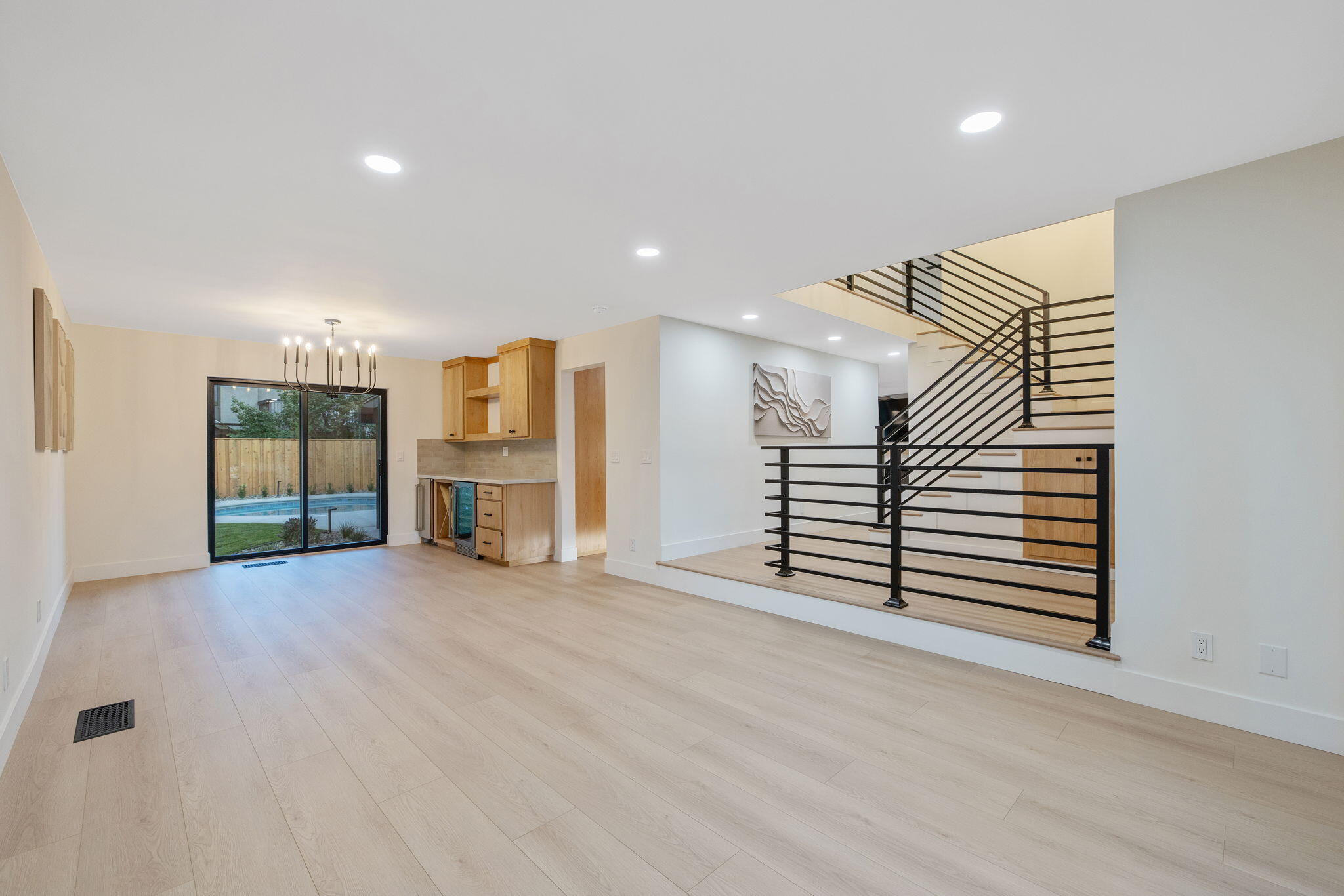 4121 W Grove Ct, Visalia, CA 93291
