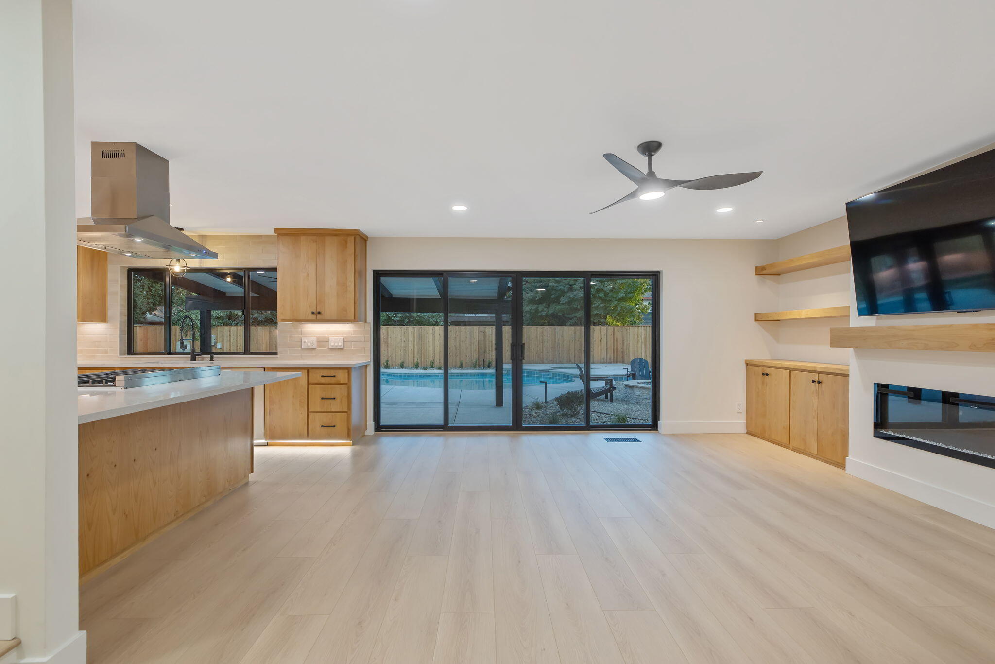 4121 W Grove Ct, Visalia, CA 93291
