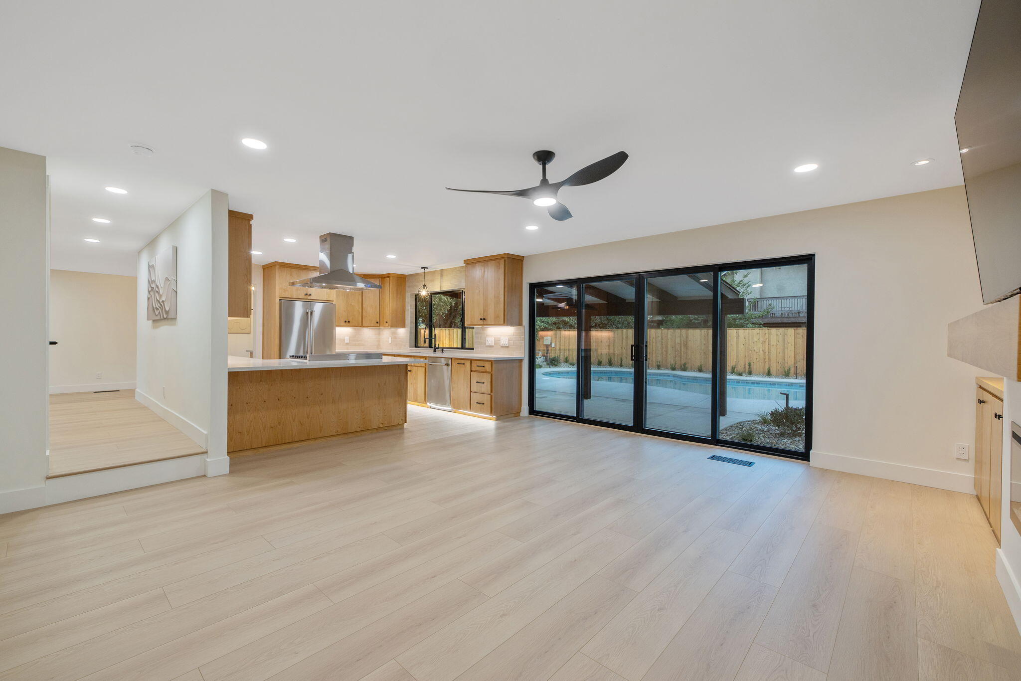 4121 W Grove Ct, Visalia, CA 93291