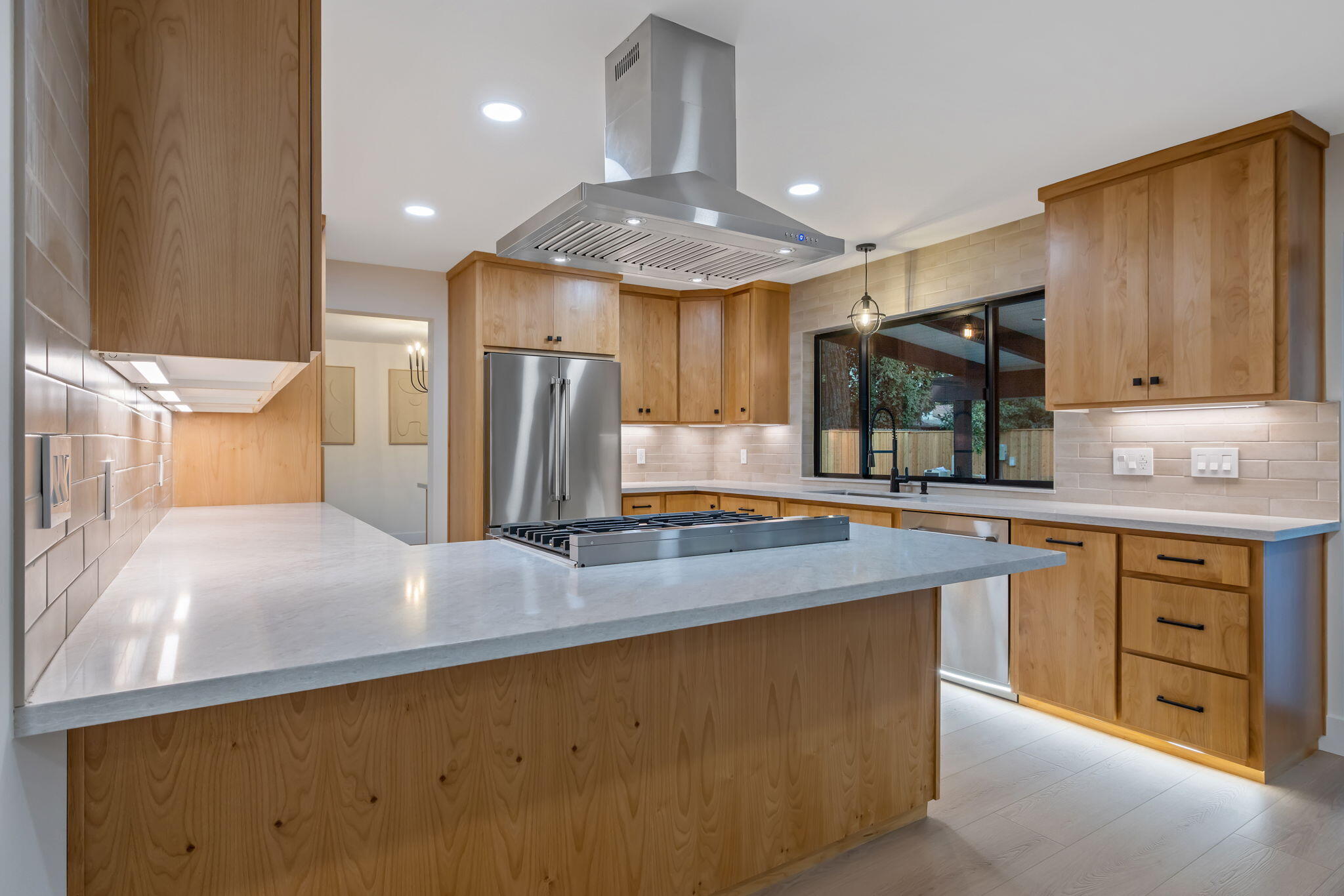 4121 W Grove Ct, Visalia, CA 93291