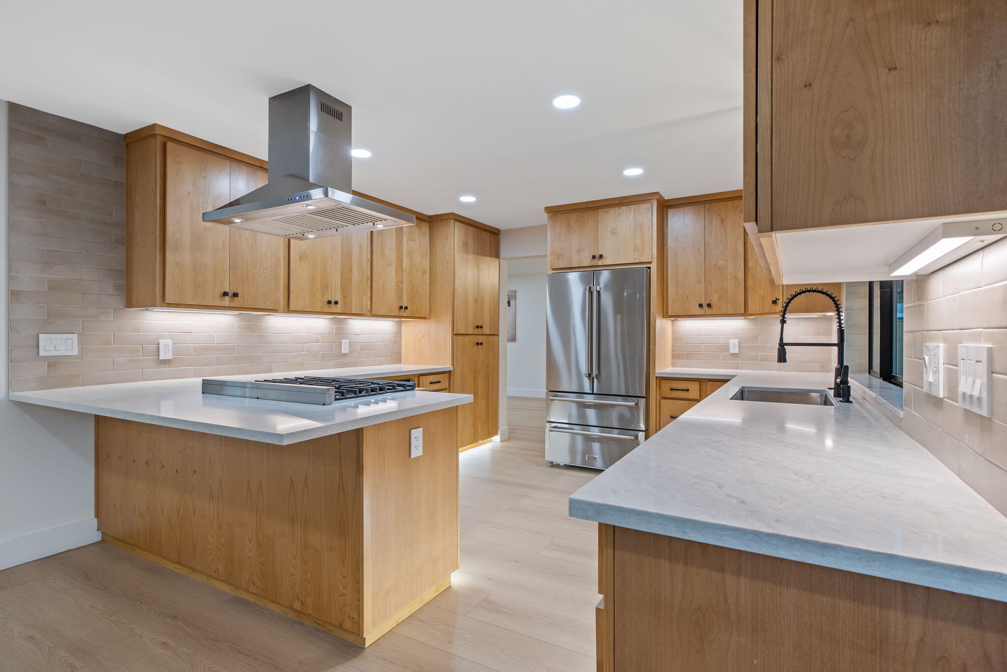 4121 W Grove Ct, Visalia, CA 93291