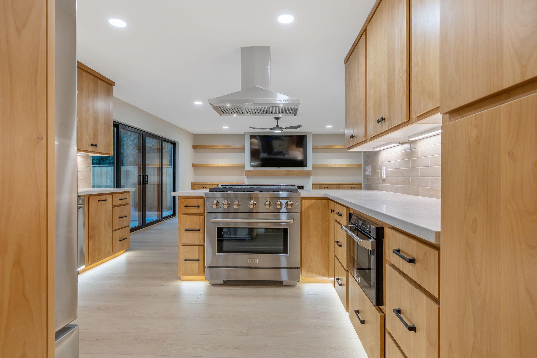 4121 W Grove Ct, Visalia, CA 93291