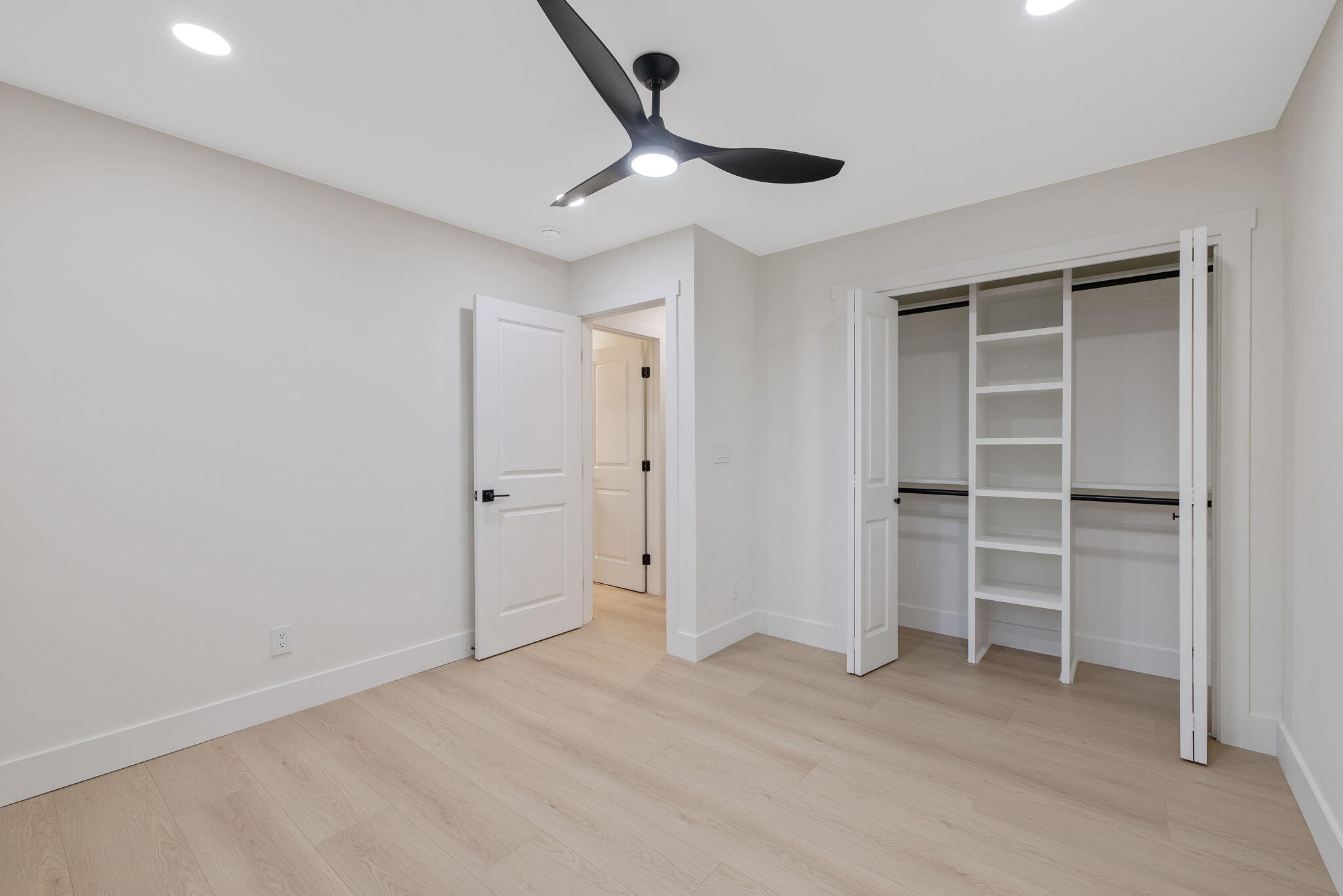 4121 W Grove Ct, Visalia, CA 93291