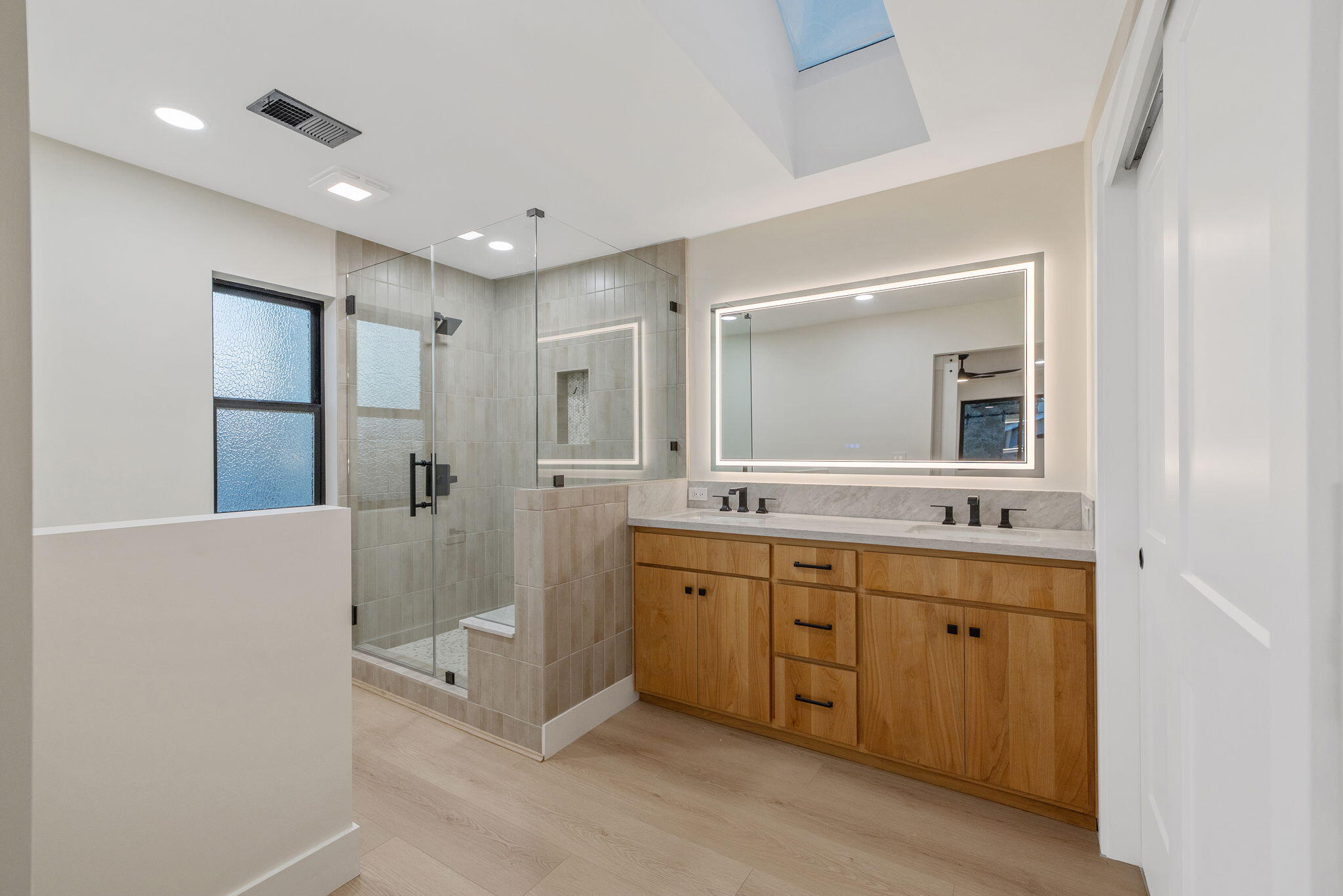 4121 W Grove Ct, Visalia, CA 93291