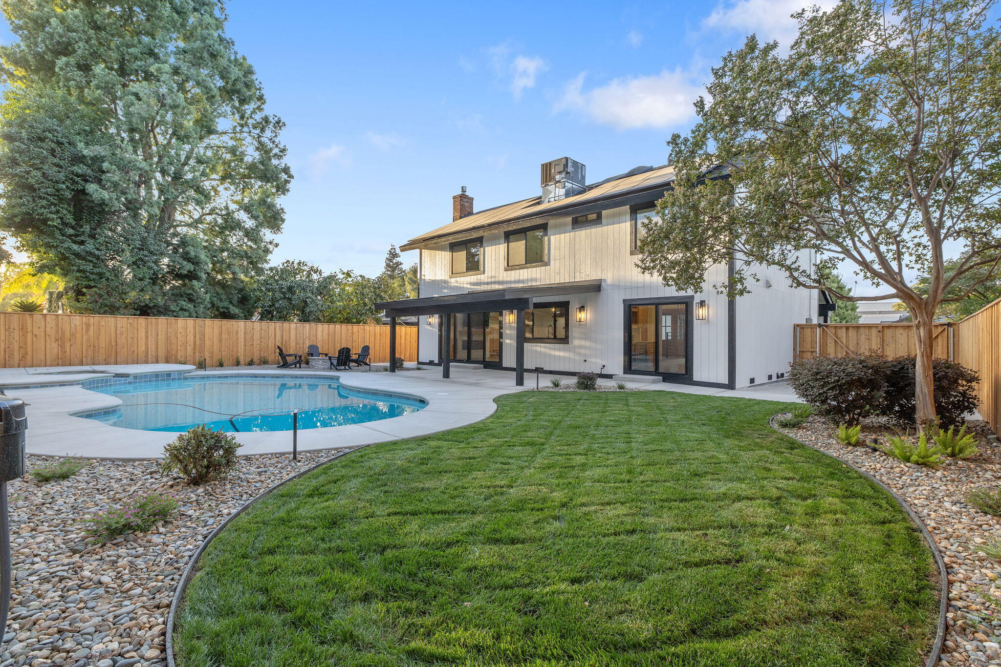 4121 W Grove Ct, Visalia, CA 93291
