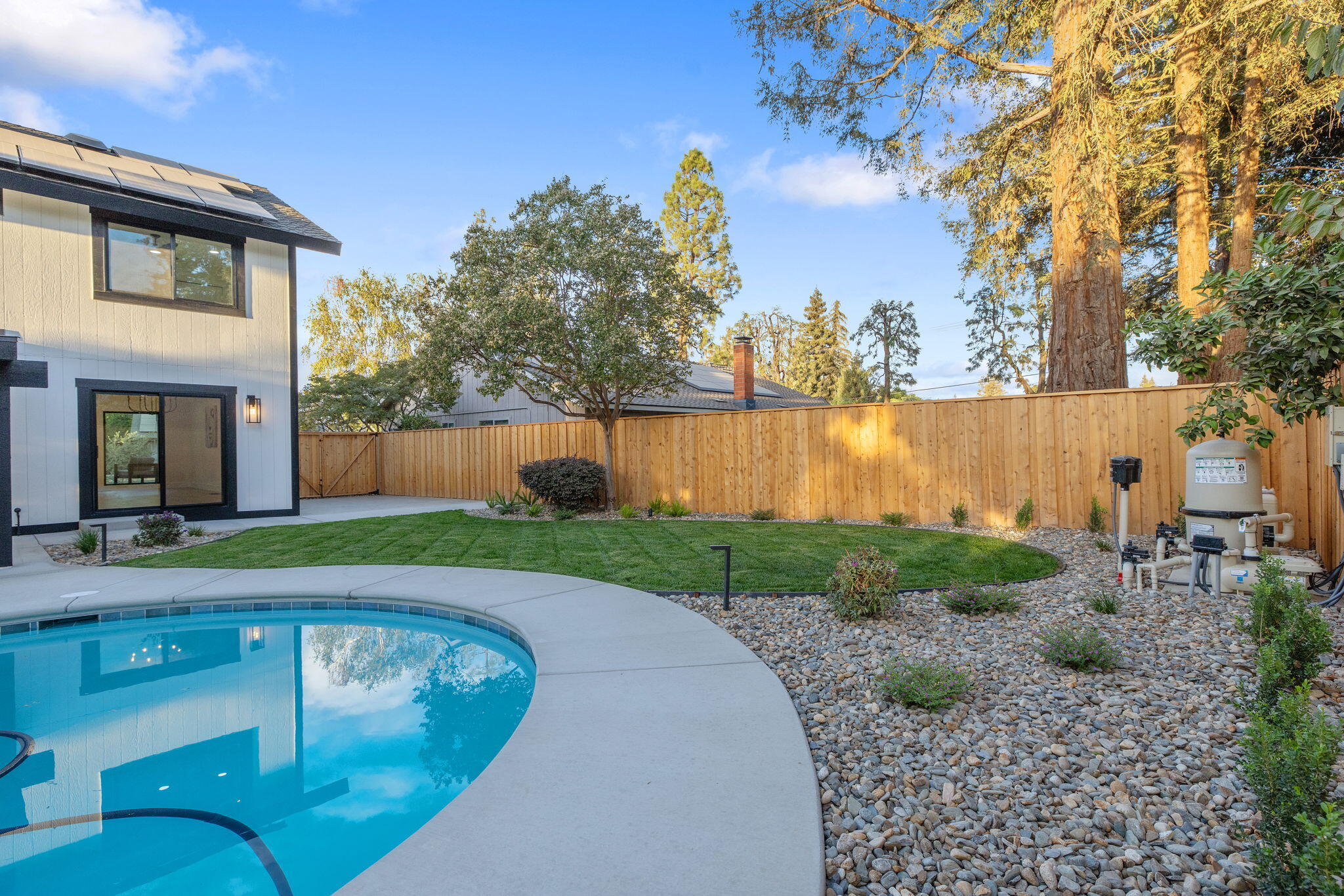 4121 W Grove Ct, Visalia, CA 93291