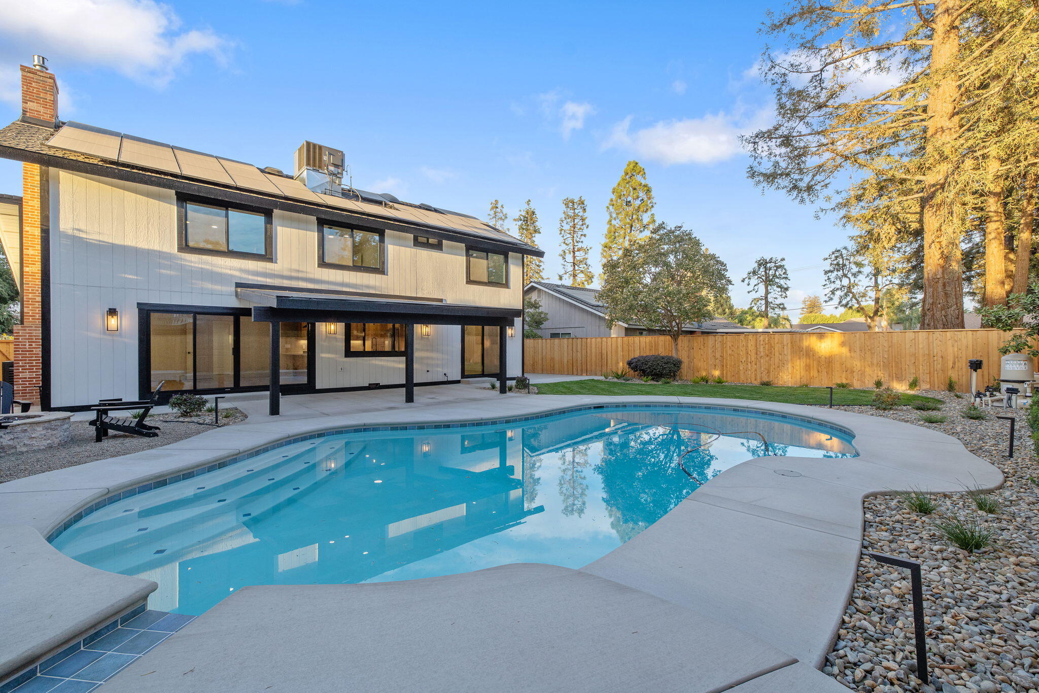 4121 W Grove Ct, Visalia, CA 93291