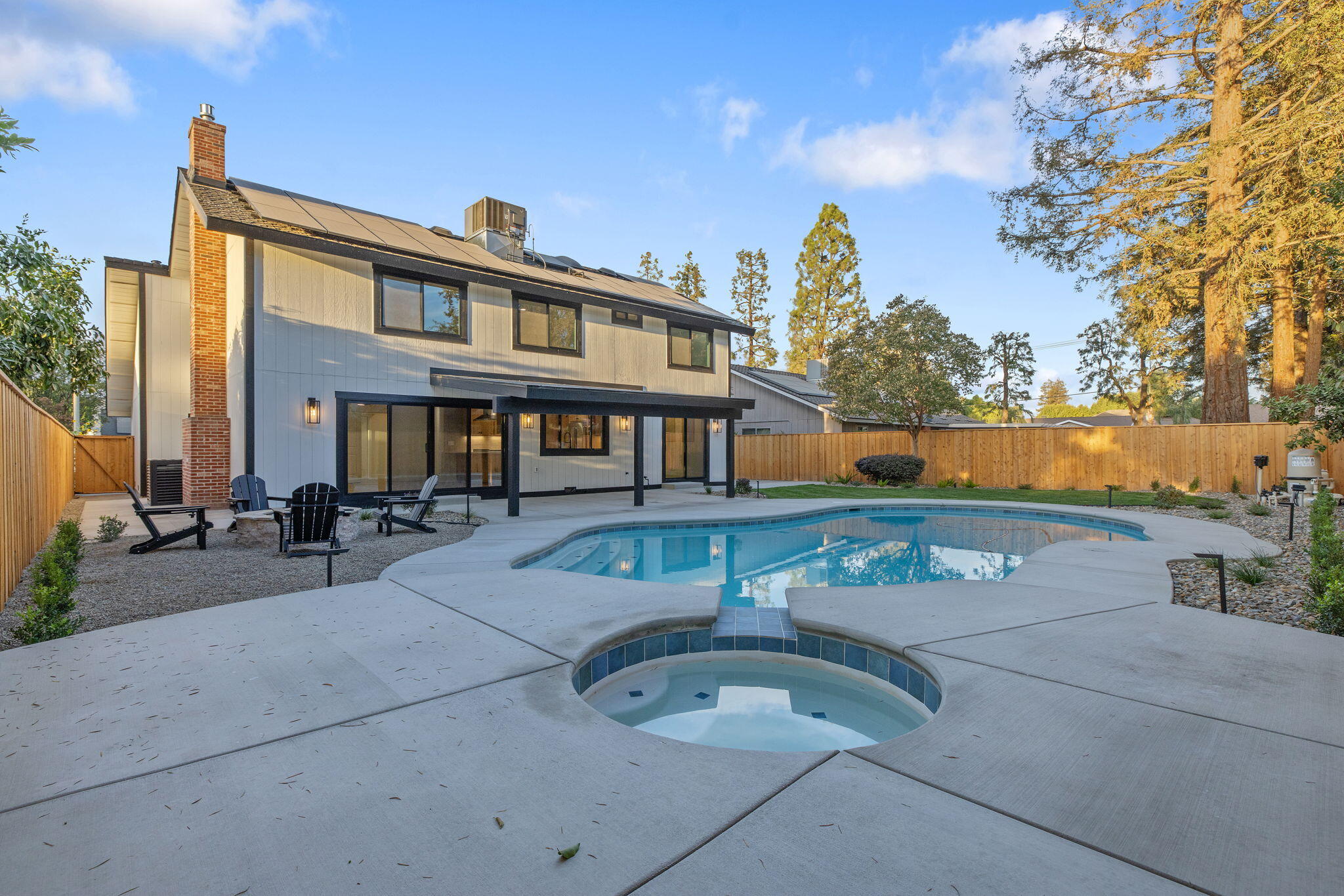 4121 W Grove Ct, Visalia, CA 93291