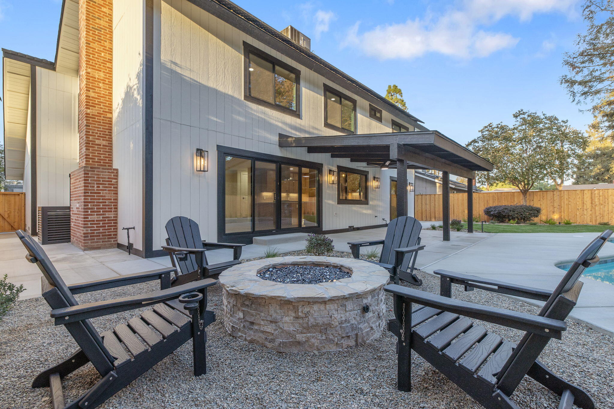 4121 W Grove Ct, Visalia, CA 93291