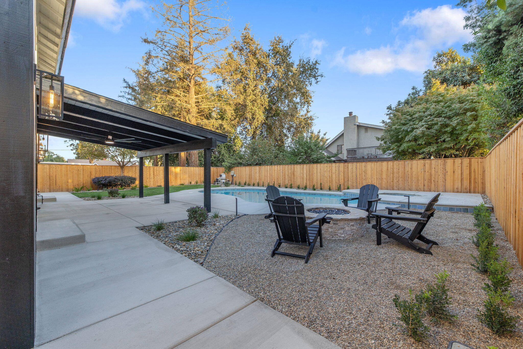4121 W Grove Ct, Visalia, CA 93291