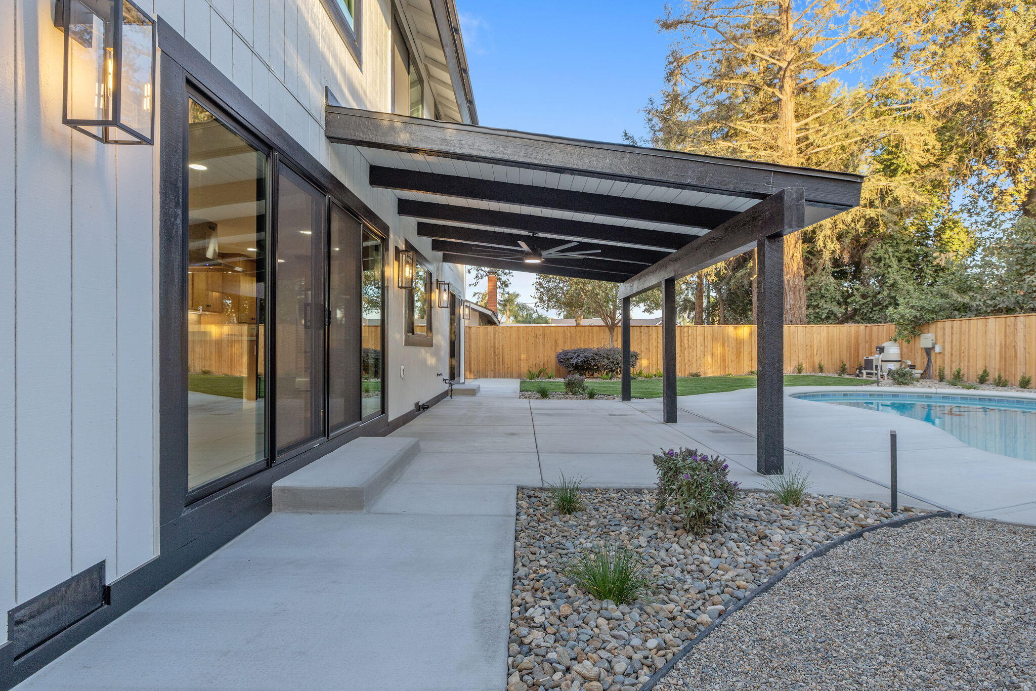 4121 W Grove Ct, Visalia, CA 93291