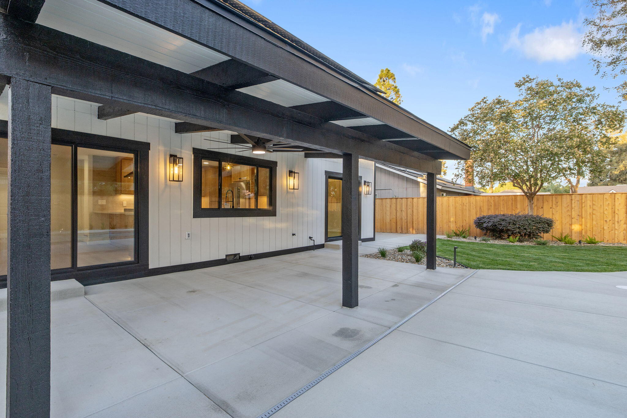 4121 W Grove Ct, Visalia, CA 93291