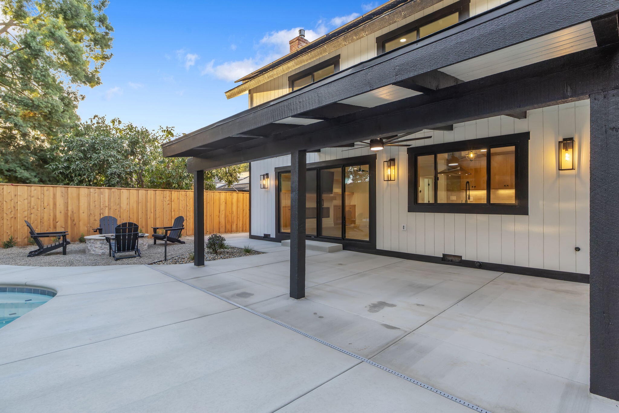 4121 W Grove Ct, Visalia, CA 93291