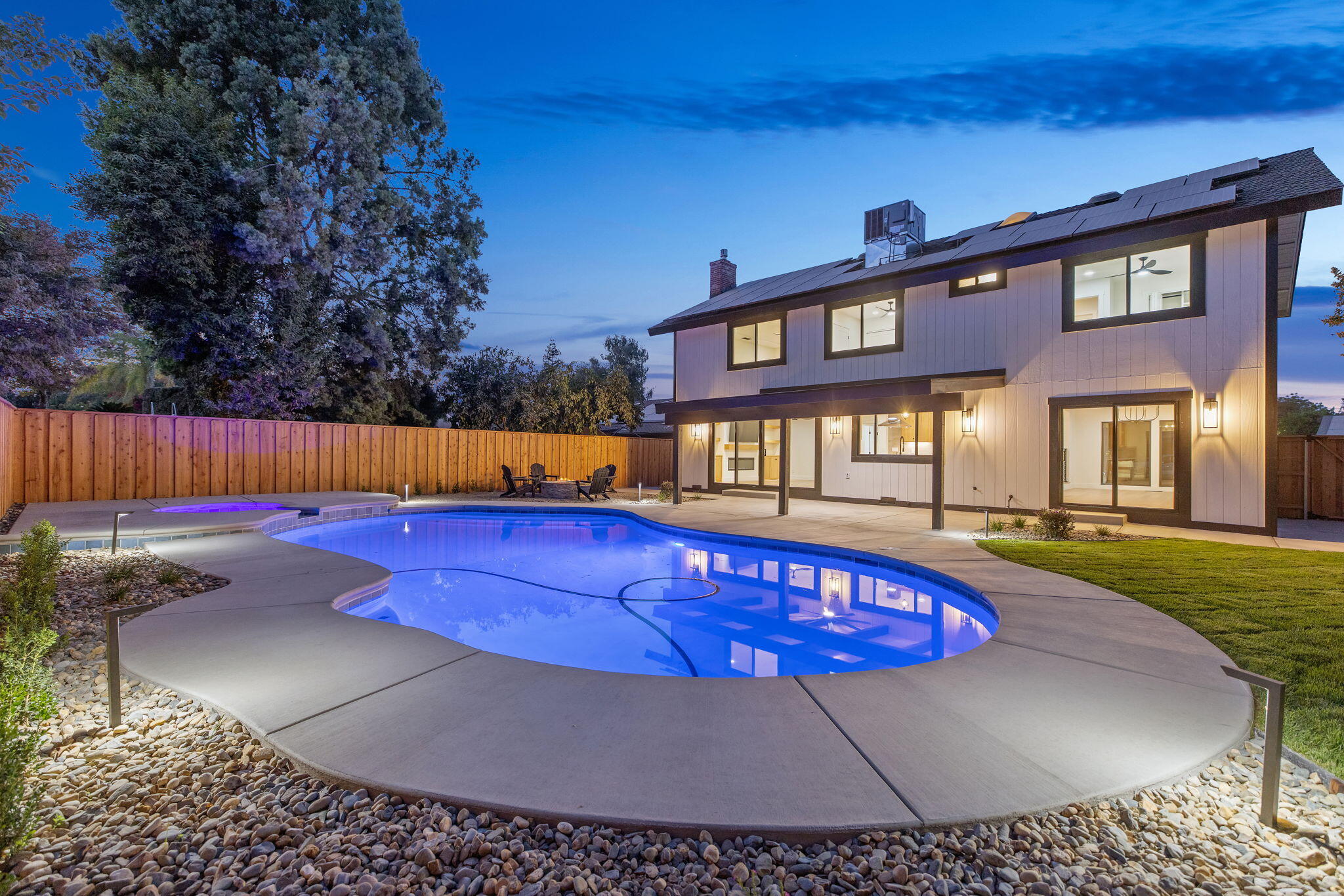 4121 W Grove Ct, Visalia, CA 93291