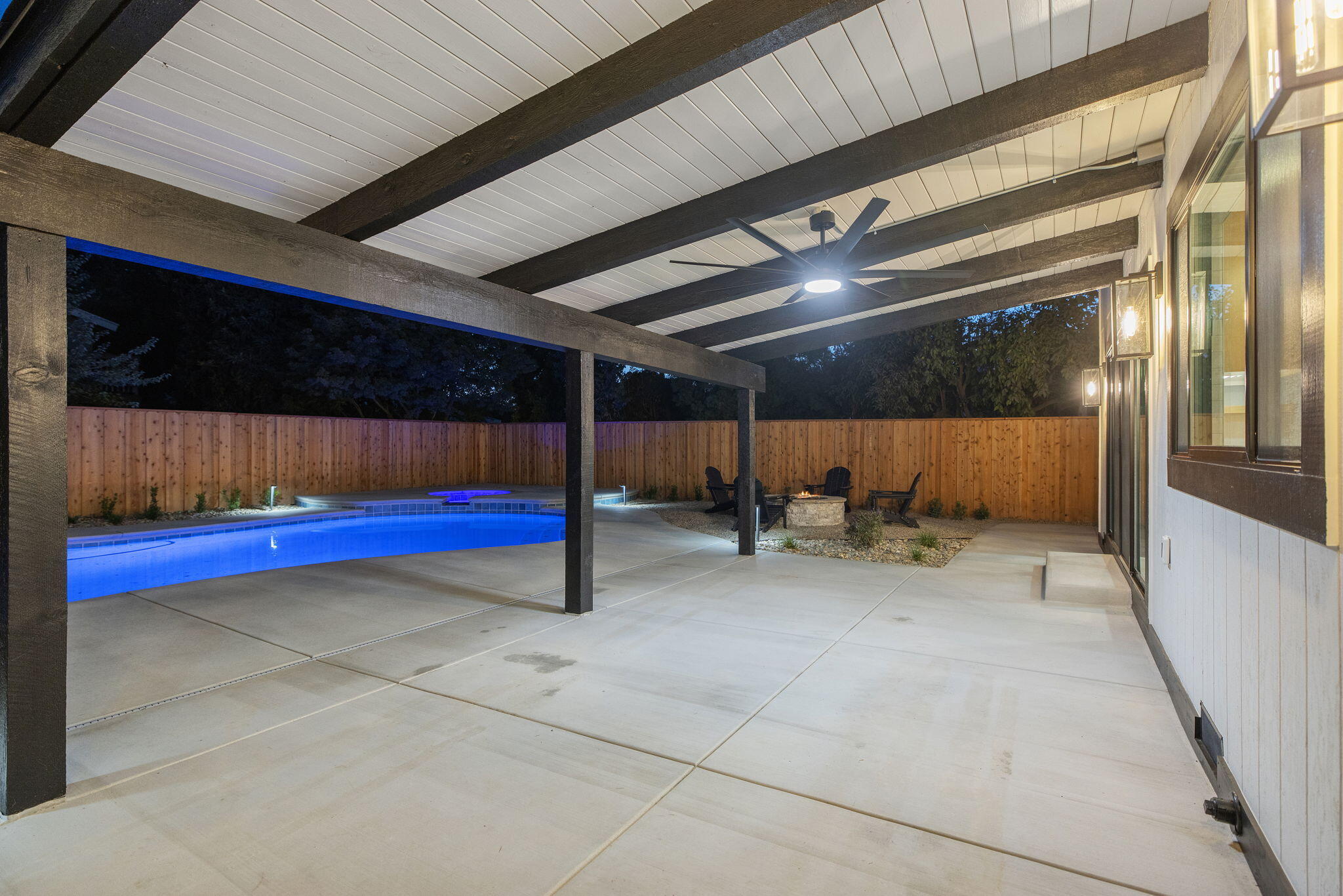 4121 W Grove Ct, Visalia, CA 93291