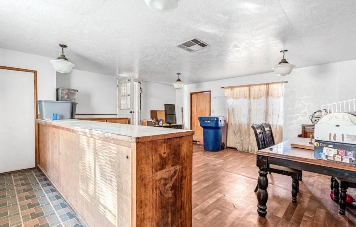 260 N Los Angeles St, Tulare, CA 93274