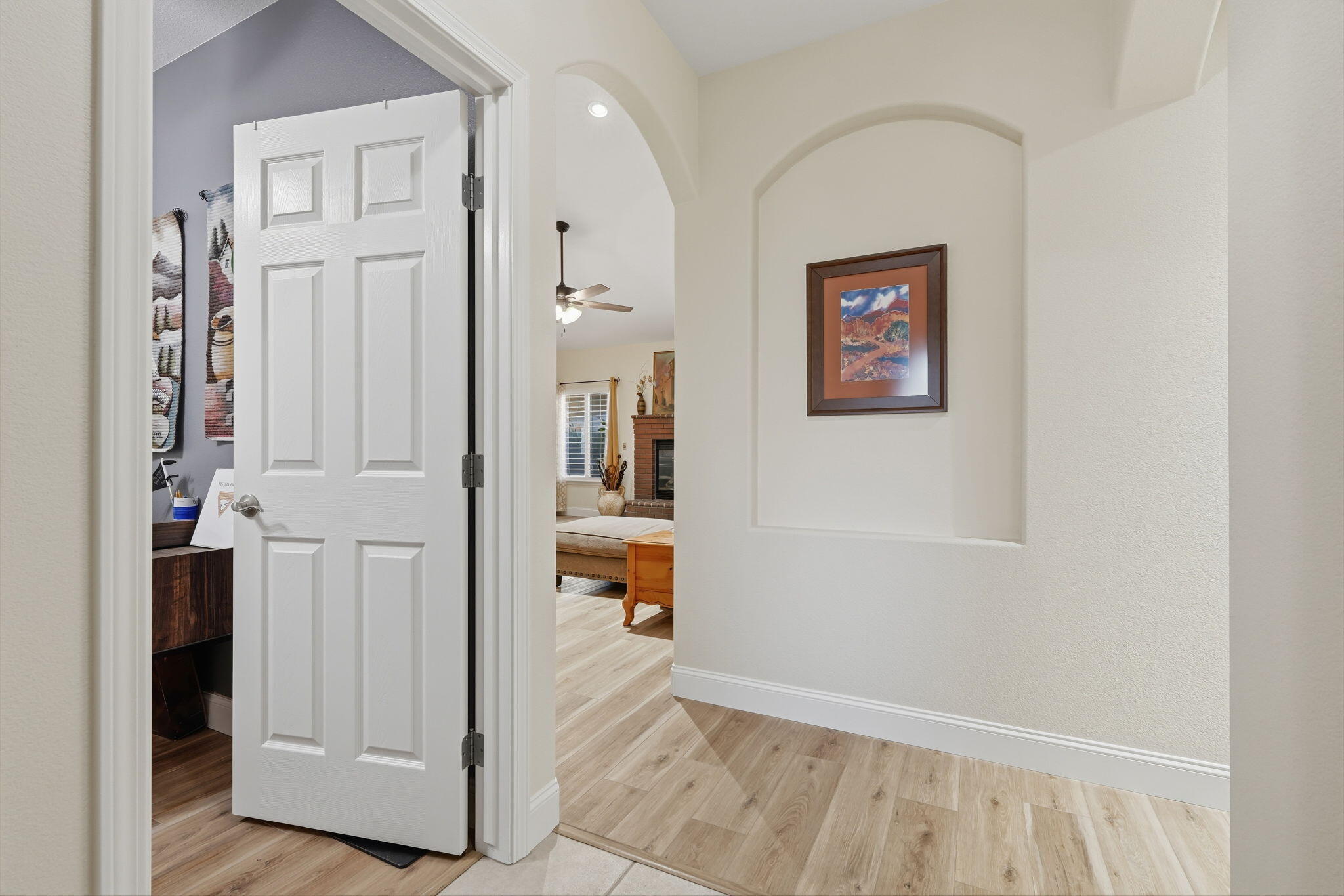 684 Rolling Hills Ct, Exeter, CA 93221
