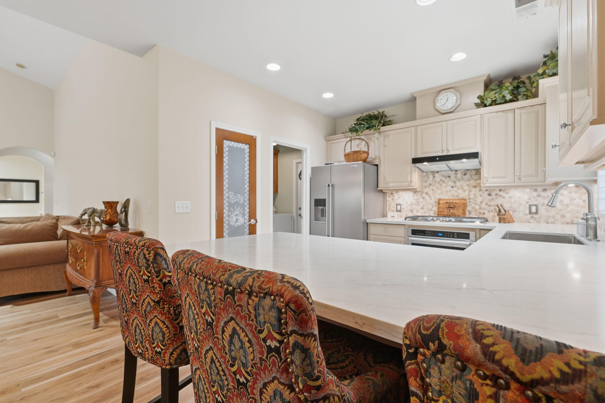 684 Rolling Hills Ct, Exeter, CA 93221