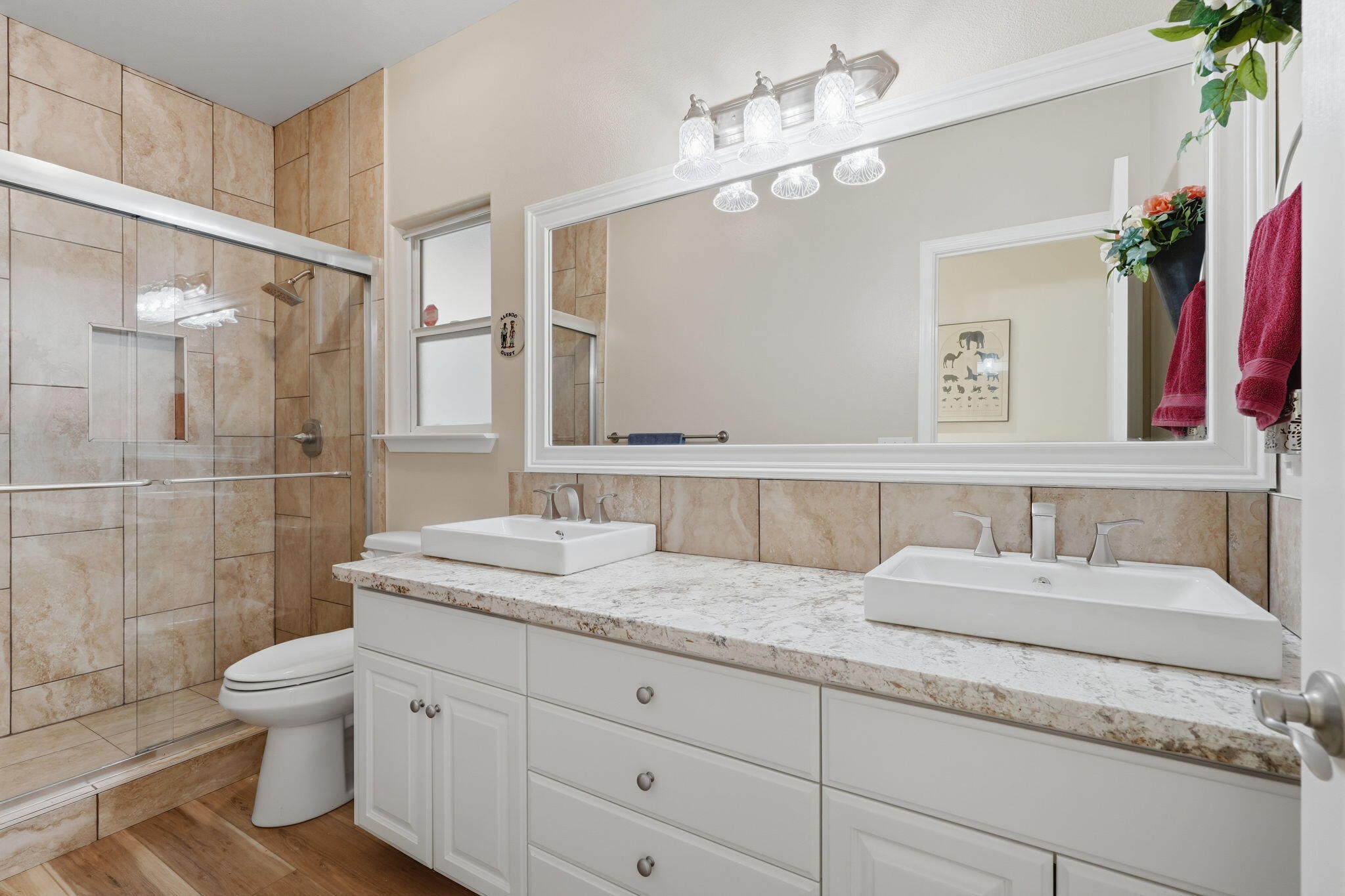 684 Rolling Hills Ct, Exeter, CA 93221