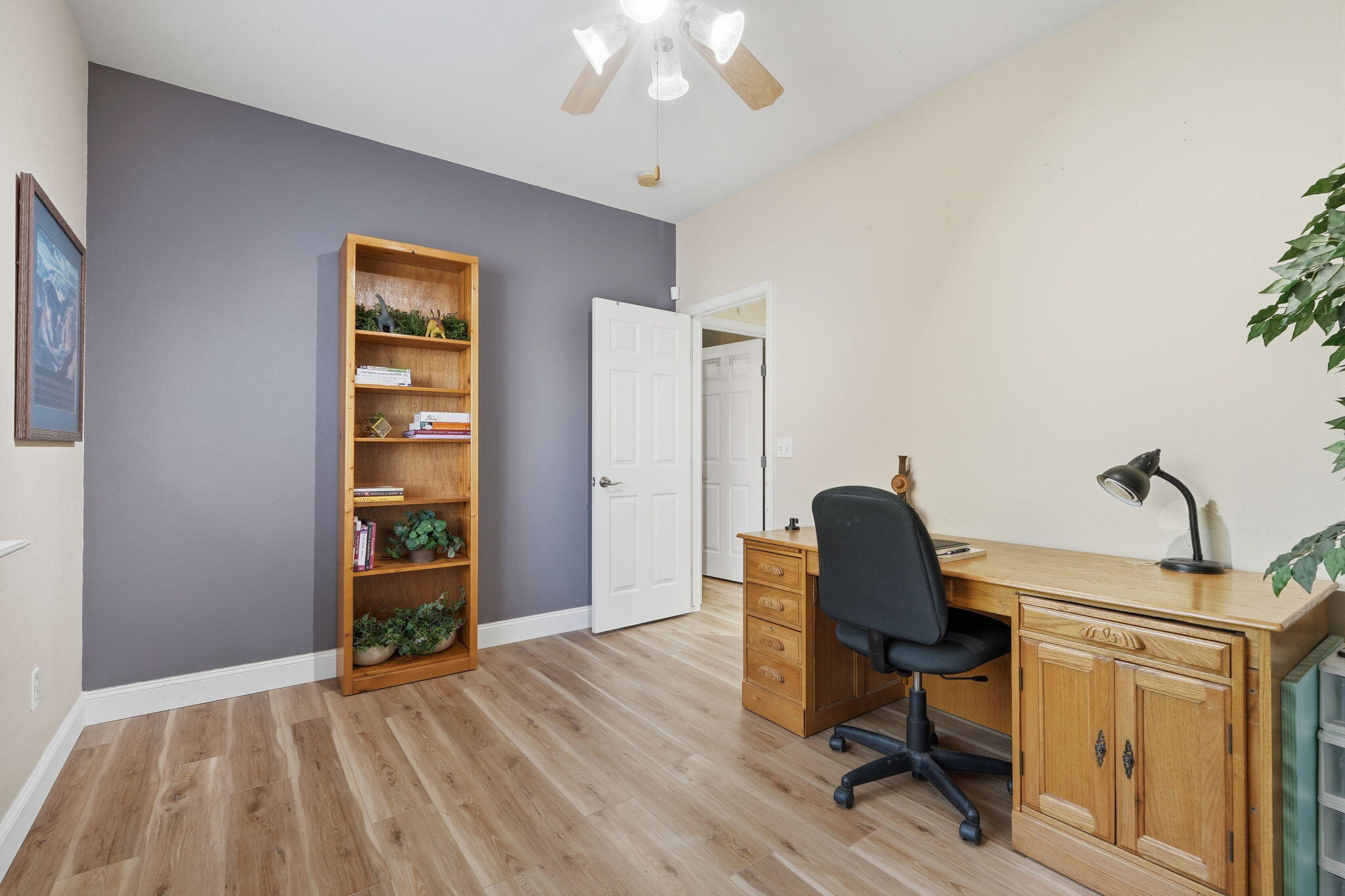 684 Rolling Hills Ct, Exeter, CA 93221