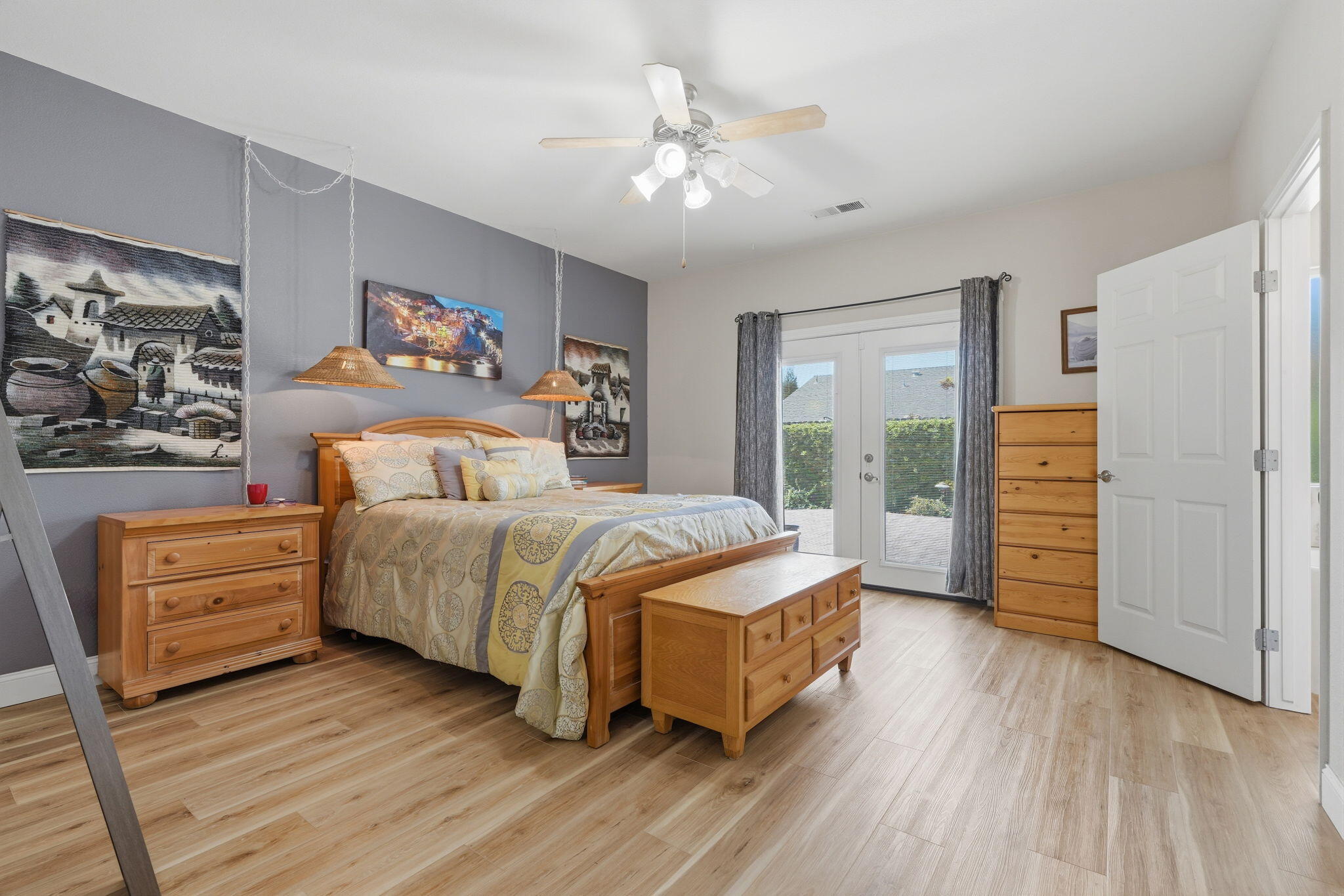 684 Rolling Hills Ct, Exeter, CA 93221