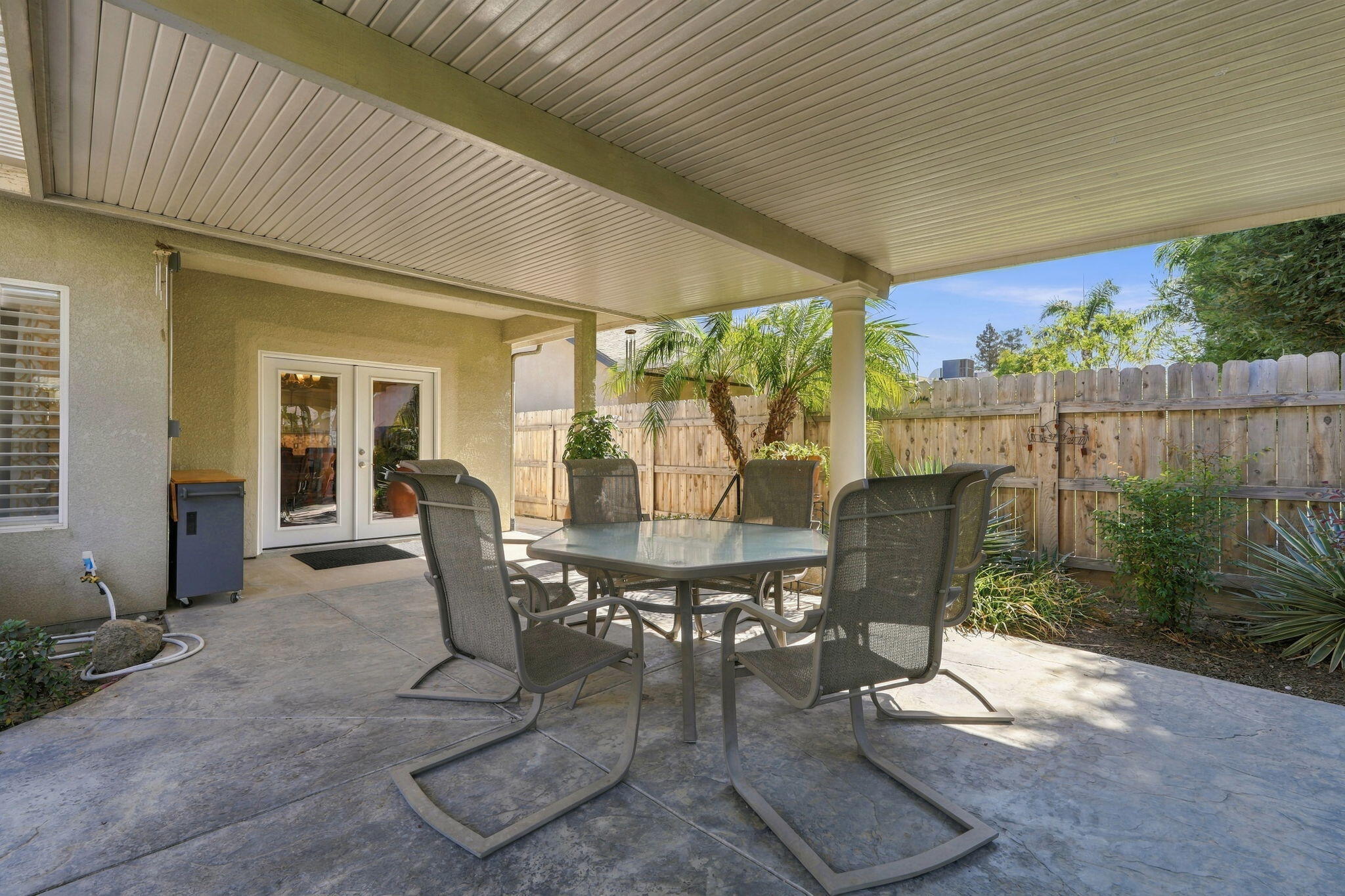 684 Rolling Hills Ct, Exeter, CA 93221