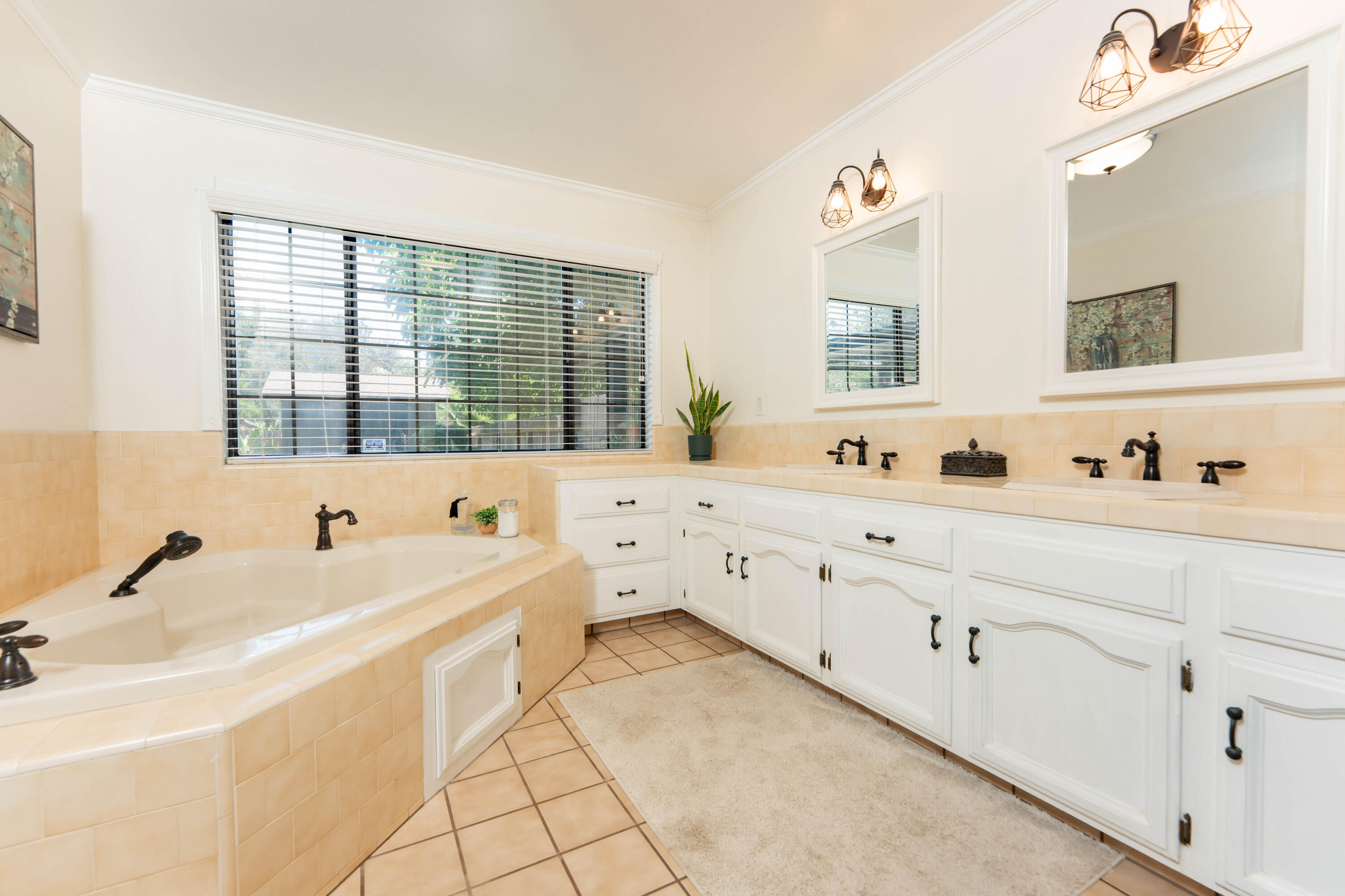 28821 Rd 168, Visalia, CA 93292
