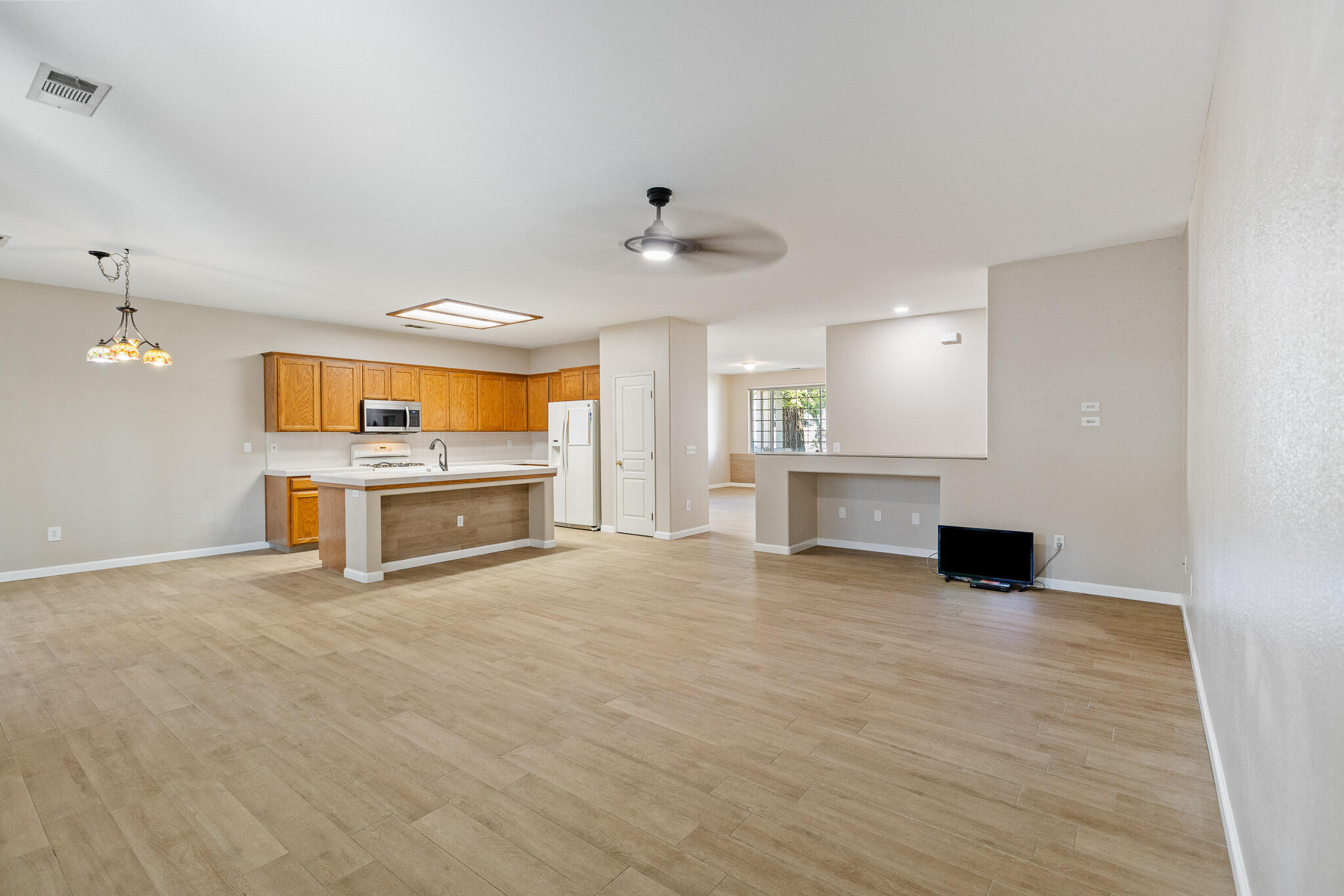 1663 Port Ct, Tulare, CA 93274