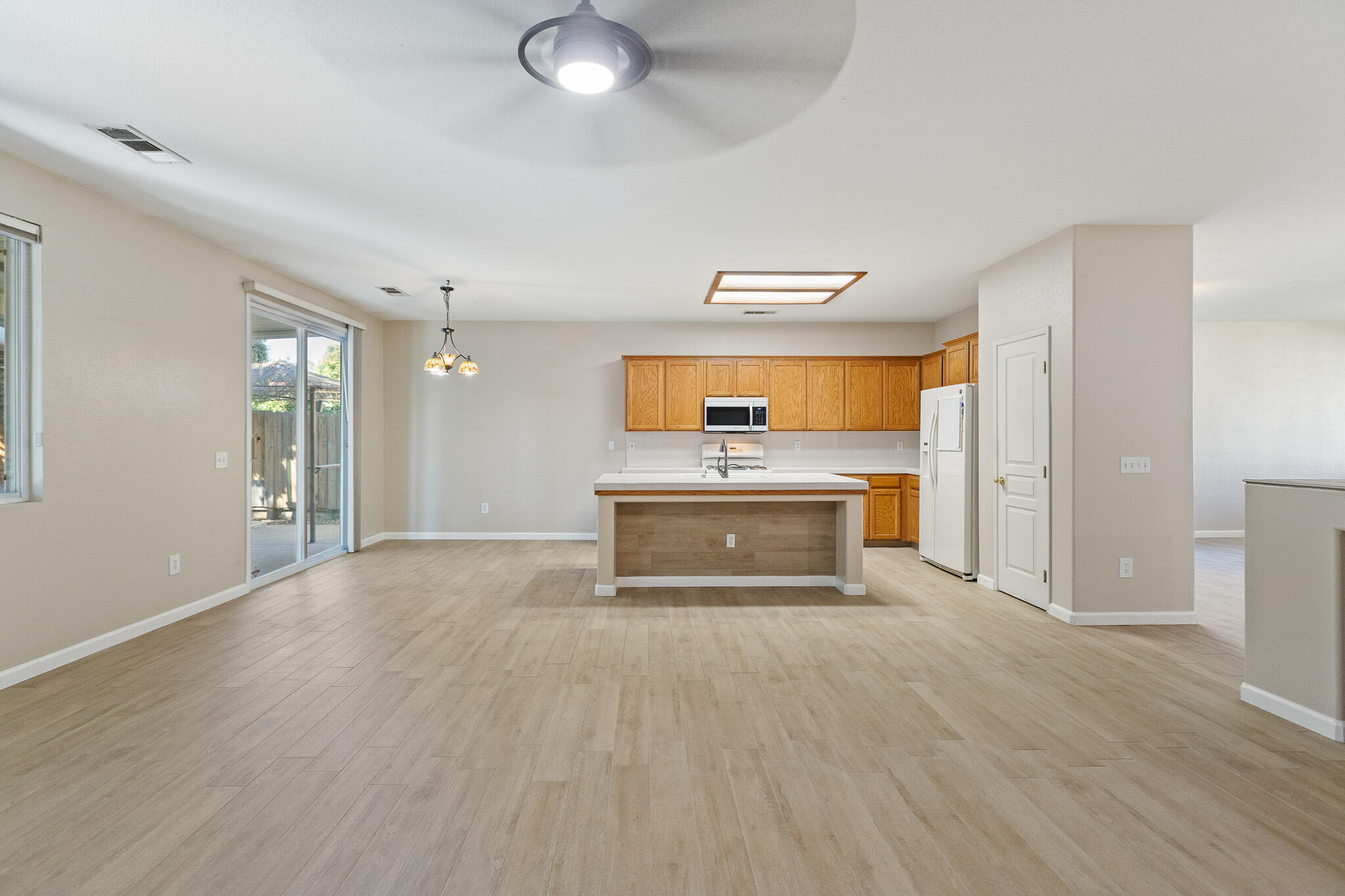 1663 Port Ct, Tulare, CA 93274