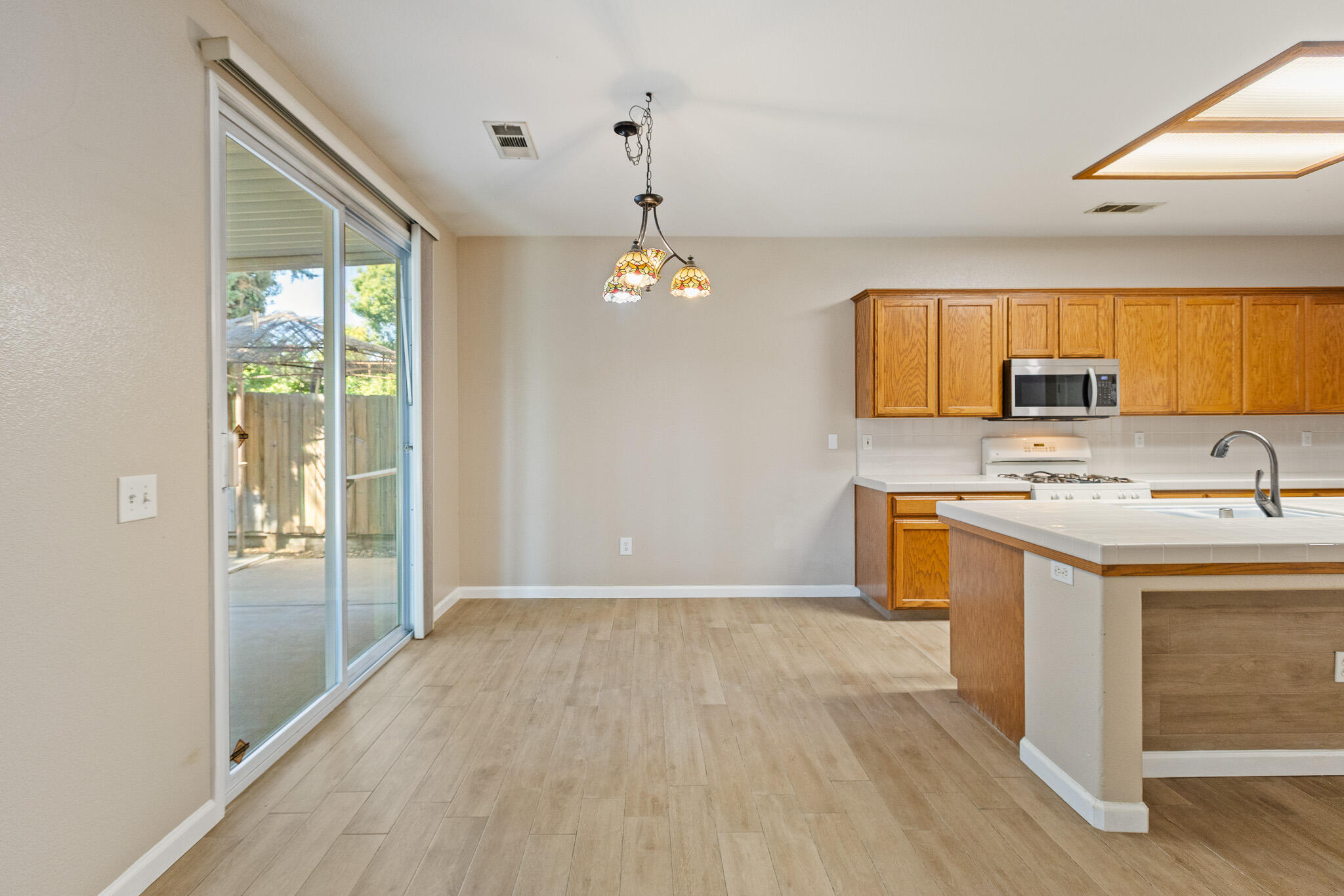 1663 Port Ct, Tulare, CA 93274