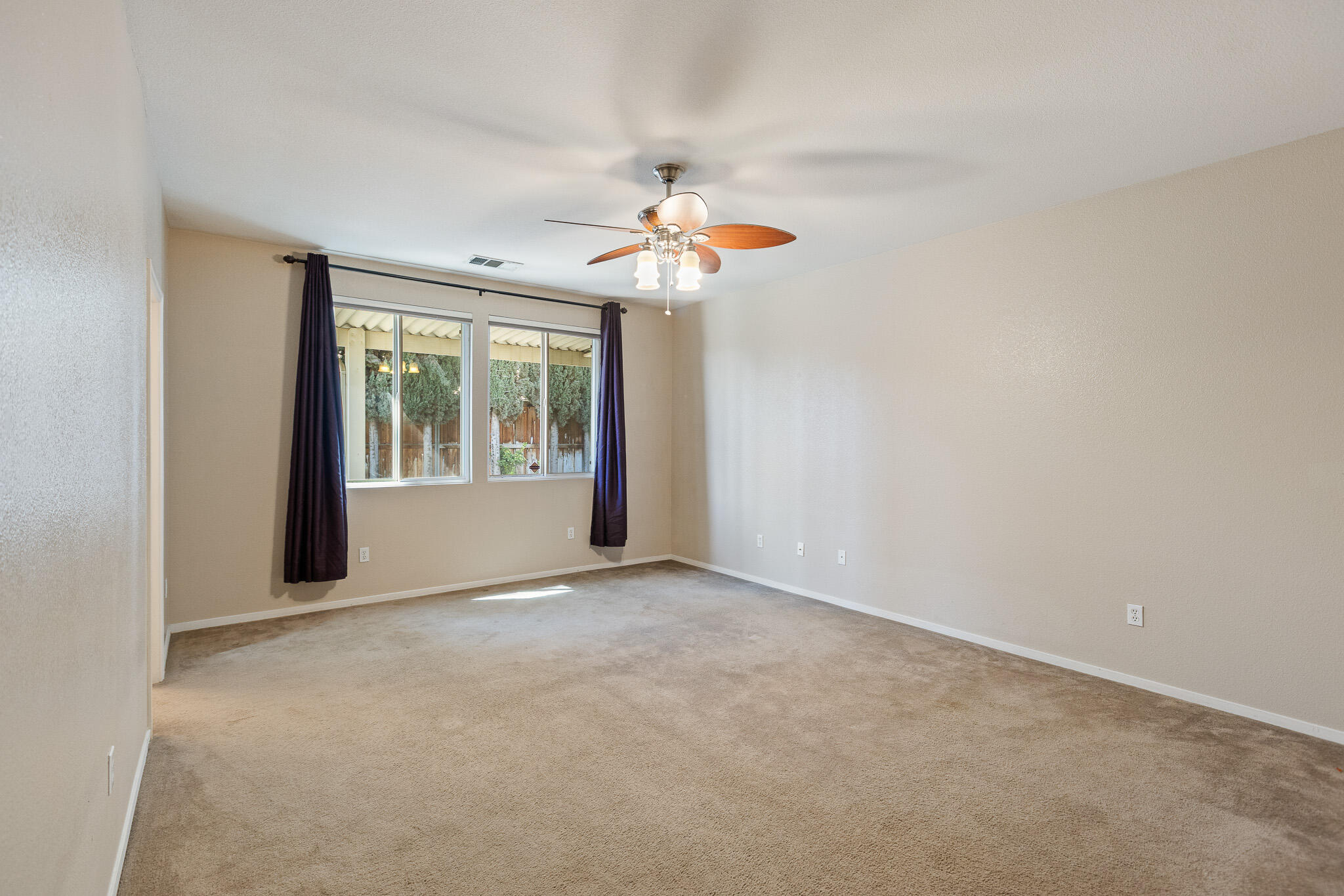 1663 Port Ct, Tulare, CA 93274